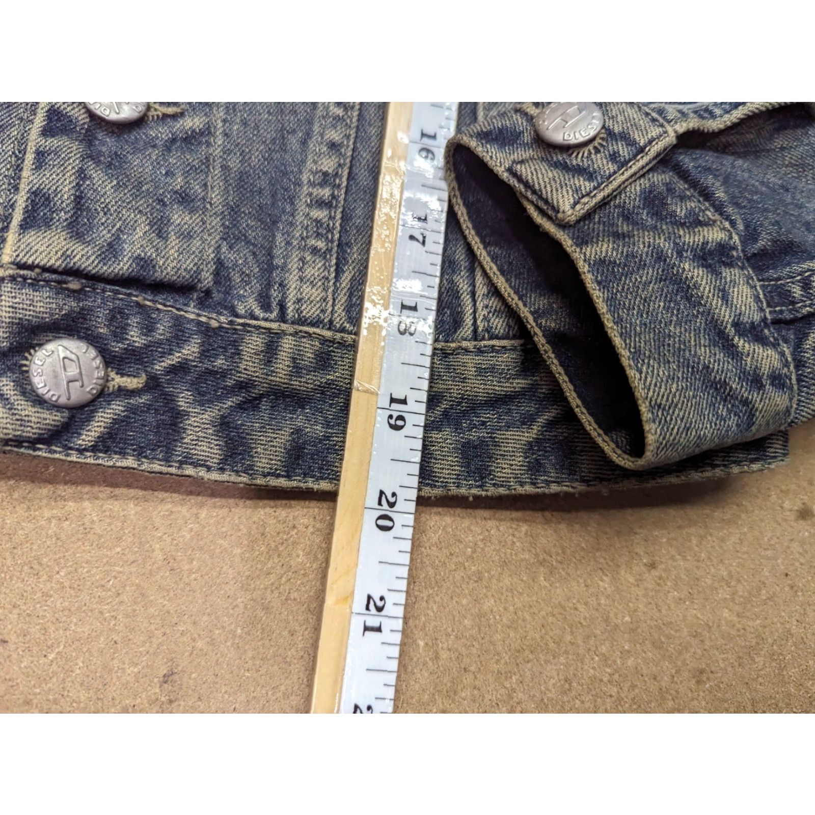 Diesel Diesel Jacket Denim Size M Distressed Dark Wash Pockets Womens Casual Regular Color Blue Denim Jacket Womens Pocket Distressed 90s Inspired Size M / US 6-8 / IT 42-44 - 4 Thumbnail