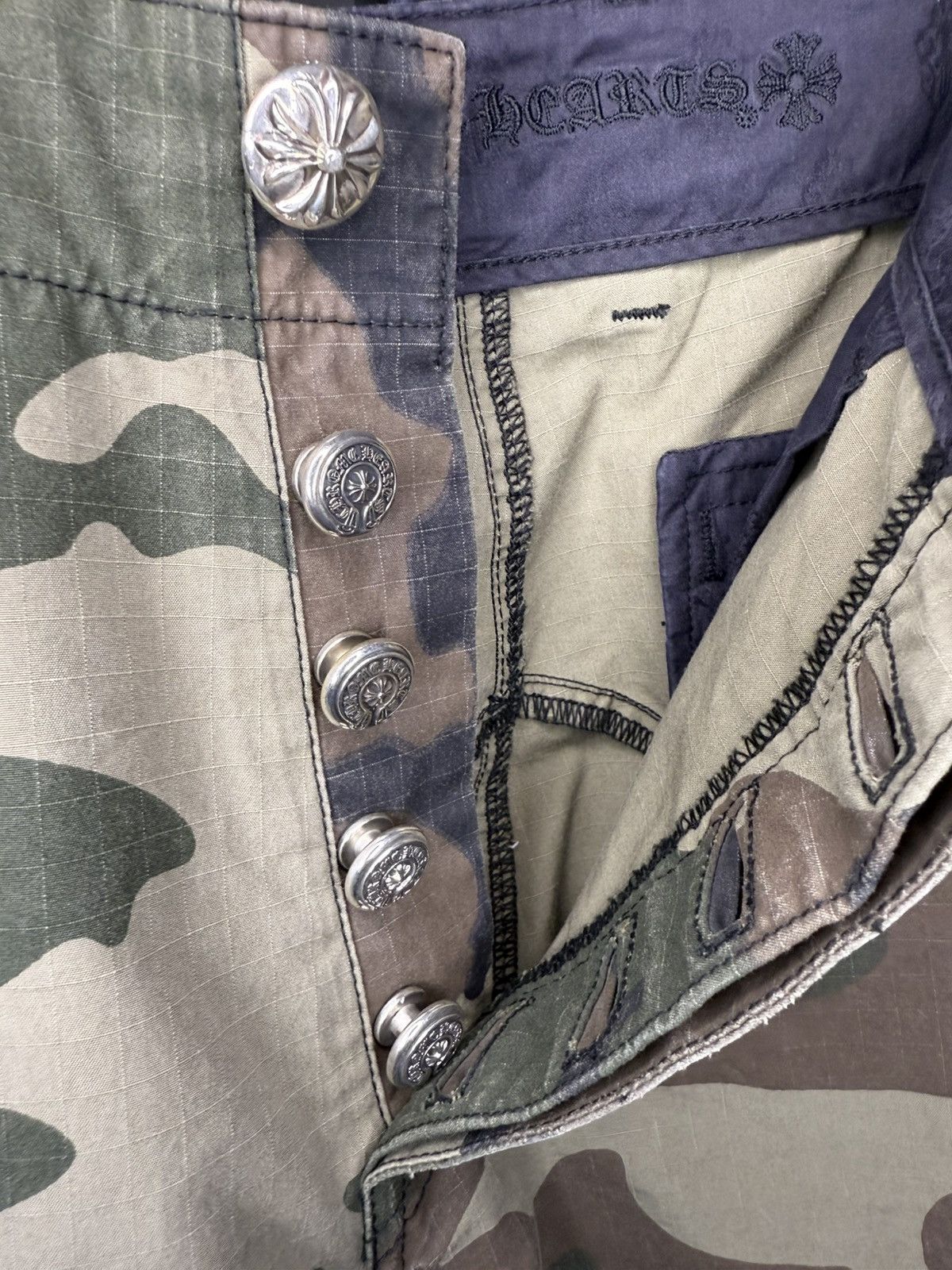 Chrome Hearts Chrome Hearts Camo Cross Patch Devil Dog Shorts Size US 29 - 9 Thumbnail