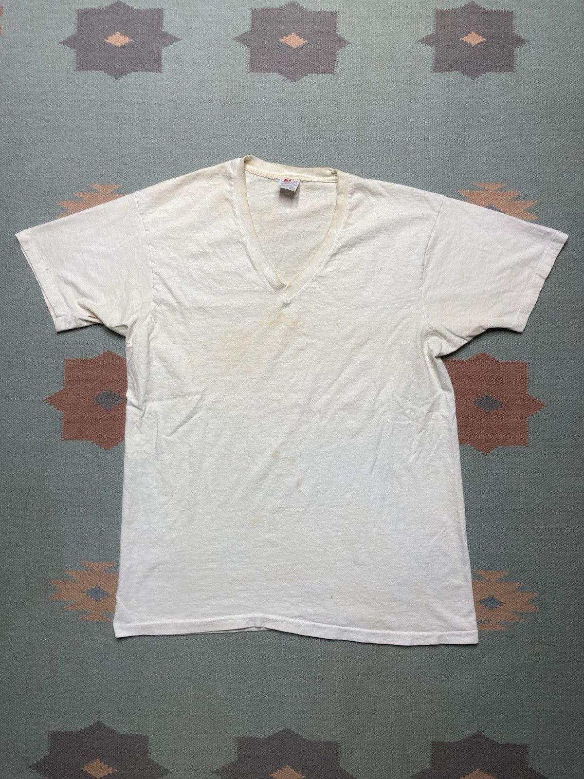 Hanes × Vintage blank white t shirt v neck hanes soft cotton grunge comfy XL Size US XL / EU 56 / 4 - 1 Thumbnail