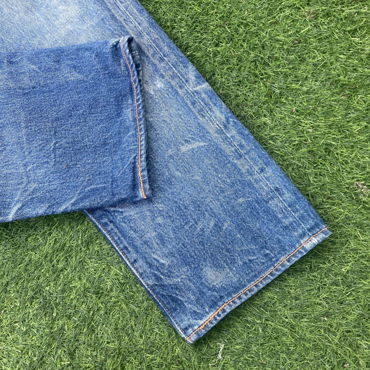 Levi's × Levi's Vintage Clothing × Vintage VINTAGE 90s LEVI’S 501 DISTRESSED JEANS Size US 31 - 6 Thumbnail