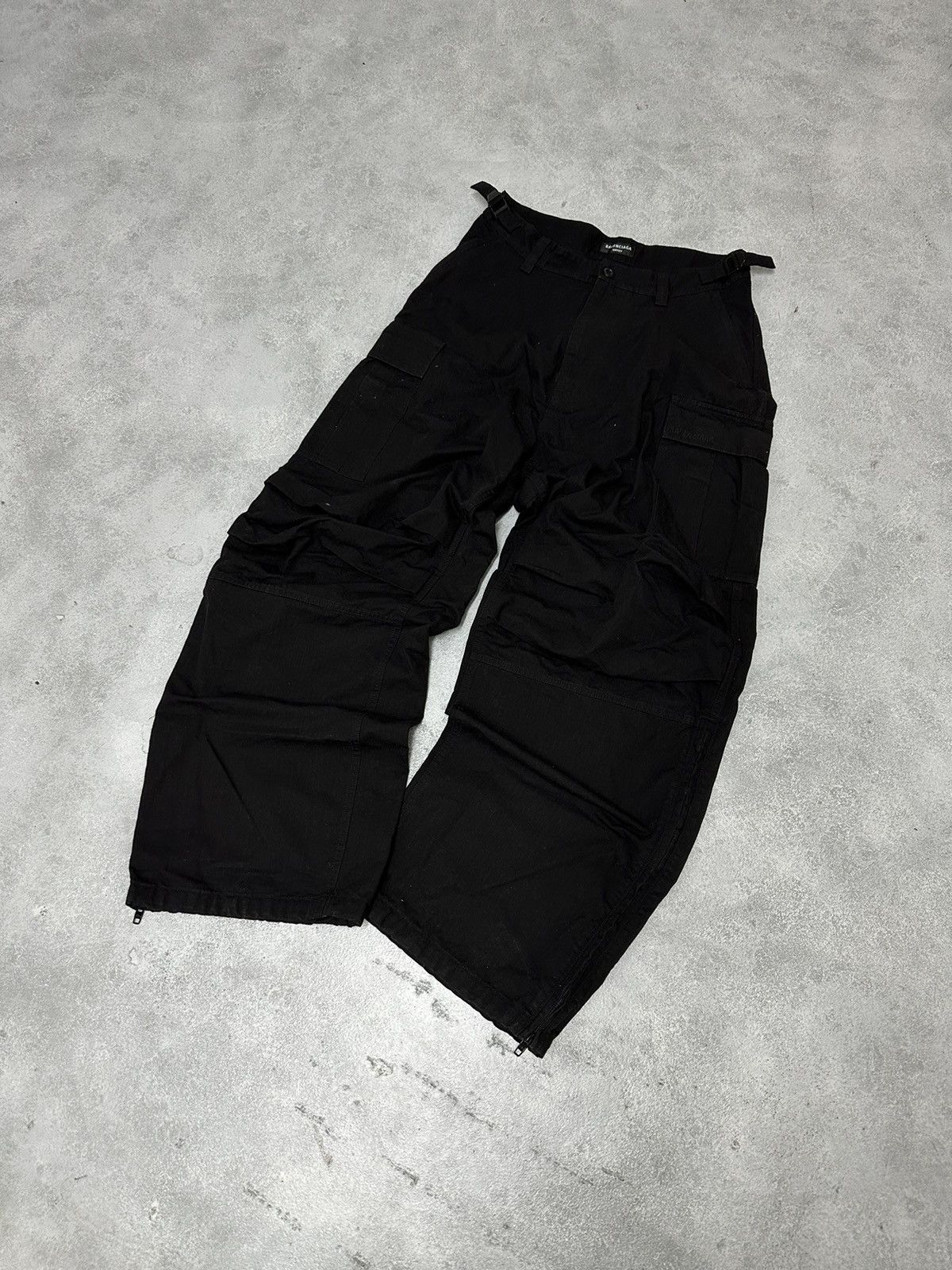 Balenciaga BALENCIAGA FW23 FLARED CARGO PANTS Size US 34 / EU 50 - 7 Thumbnail
