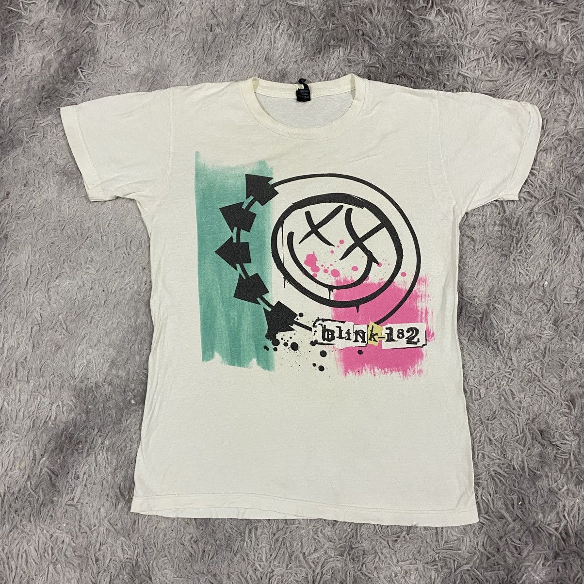Band Tees × Tultex × Vintage Pop punk band blink 182 album art Size US M / EU 48-50 / 2 - 1 Thumbnail