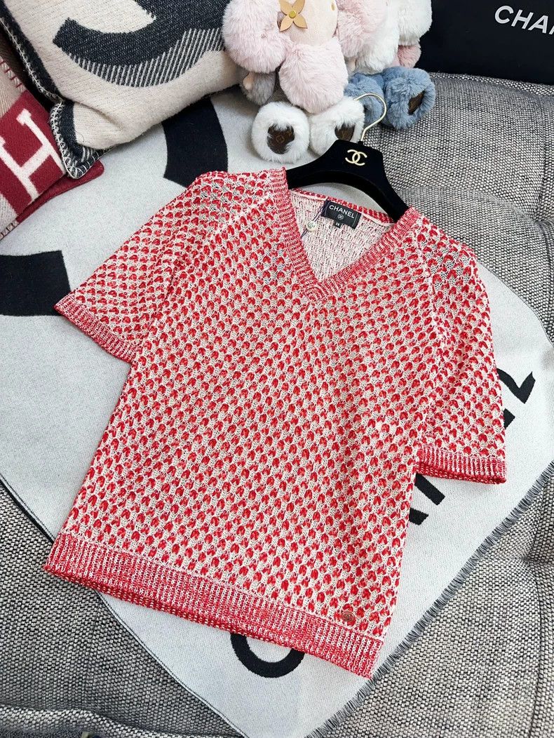 Chanel Chanel 17p red cloak knitted short-sleeved V-neck Size XS / US 0-2 / IT 36-38 - 2 Thumbnail