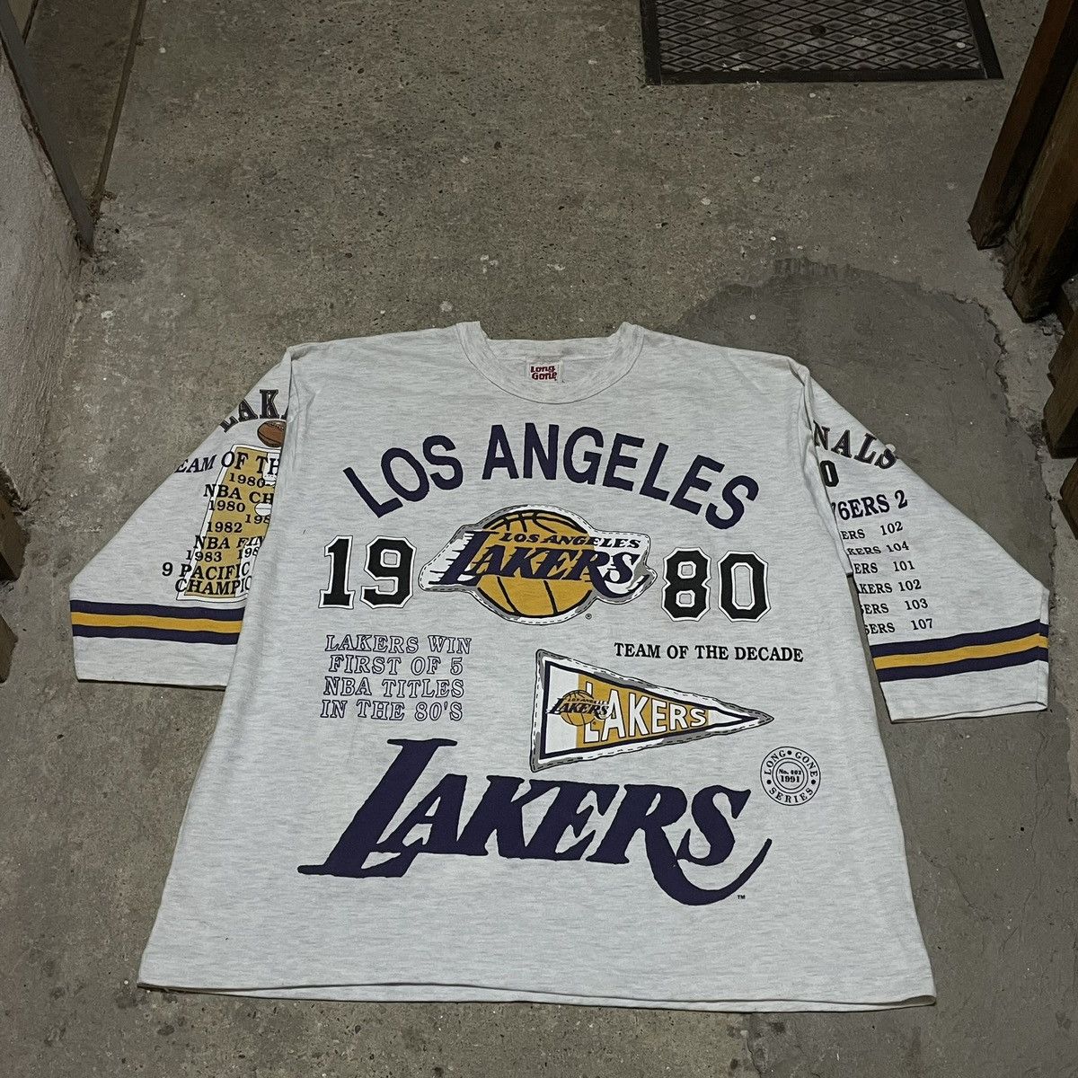 Vintage Vintage l.a. lakers nba world championship 90s t-shirt Size US XL / EU 56 / 4 - 1 Thumbnail