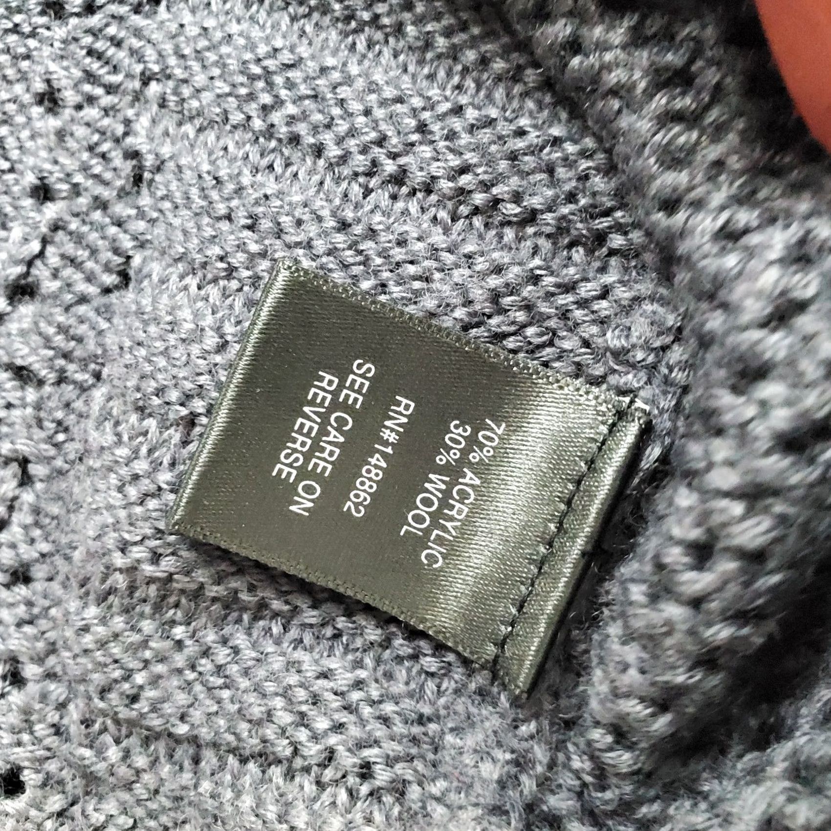 Torrid Torrid Sweater Womens Size 0 Gray Cable Knit Short Sleeve V Neck Rounded Hem Size XS / US 0-2 / IT 36-38 - 6 Thumbnail