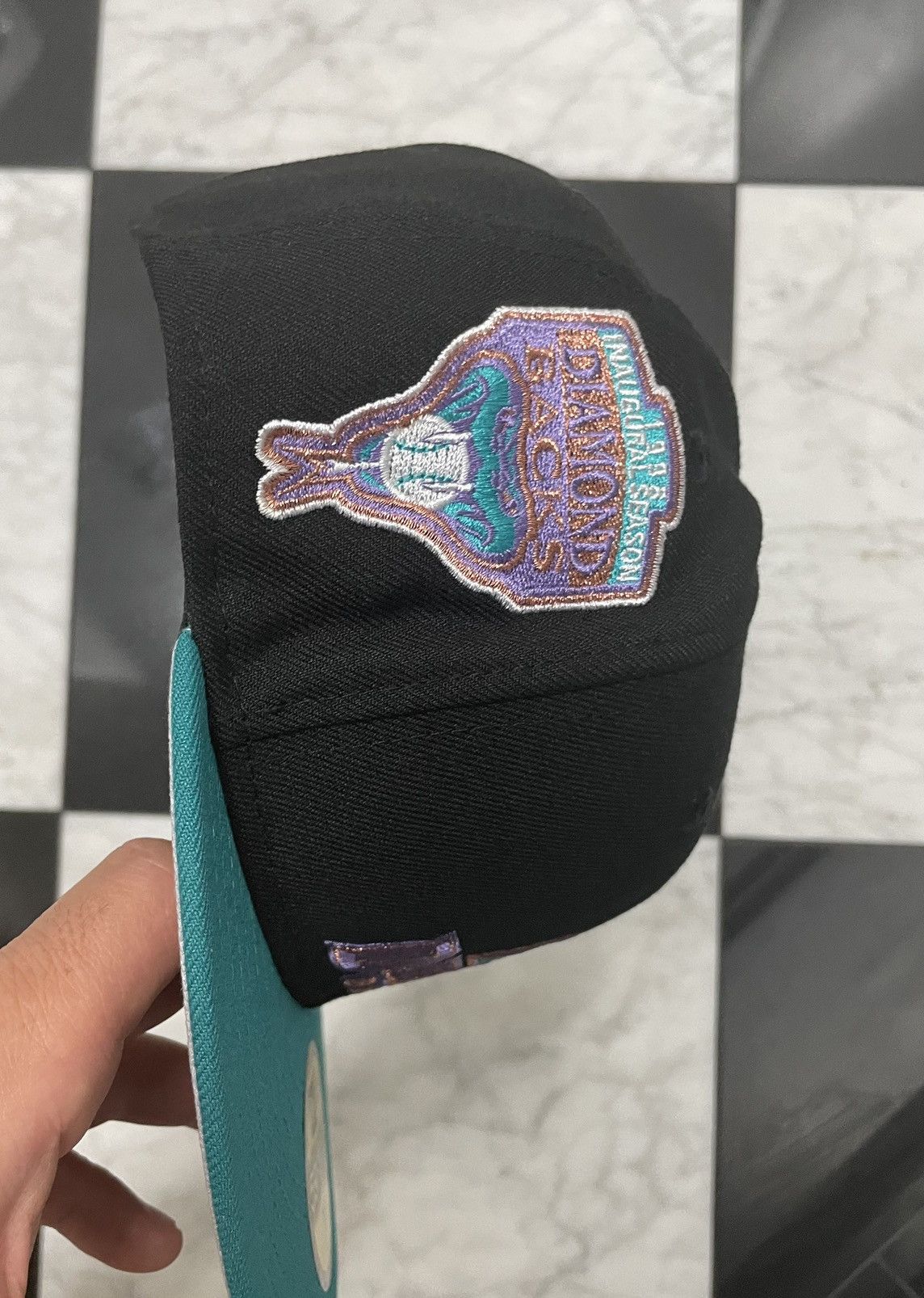 New Era 🔥Exclusive Diamond backs fitted size 7 1/4 other sizes avl Size ONE SIZE - 3 Thumbnail