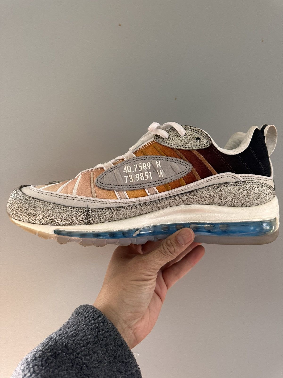 Nike Size 9.5 - Nike Air Max 98 OA GS Low On Air: NYC La Mezcla Size US 9.5 / EU 42-43 - 4 Thumbnail