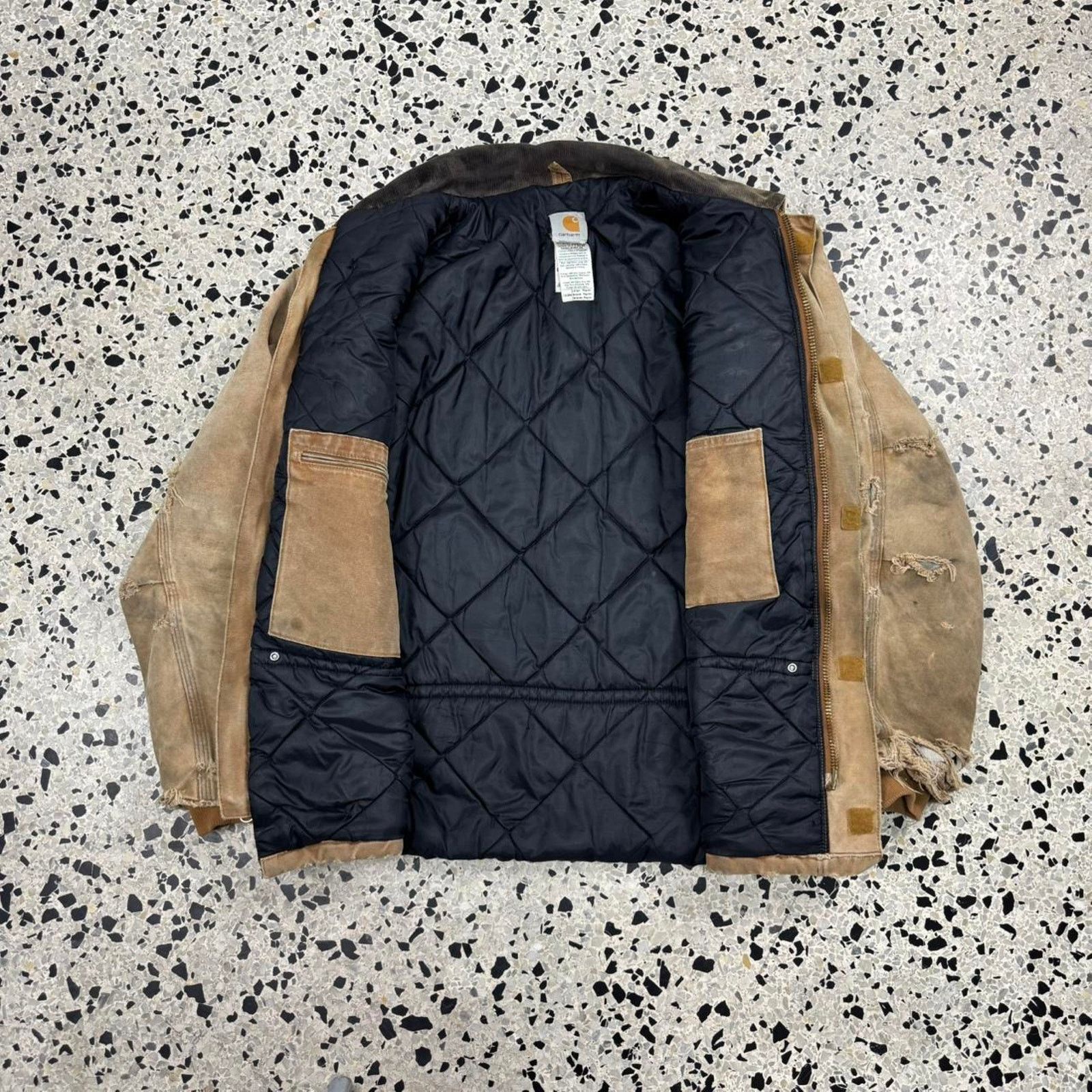 Carhartt VINTAGE 90S Y2K THRASHED CARHARTT WORKWEAR JACKET: Size US L / EU 52-54 / 3 - 7 Thumbnail