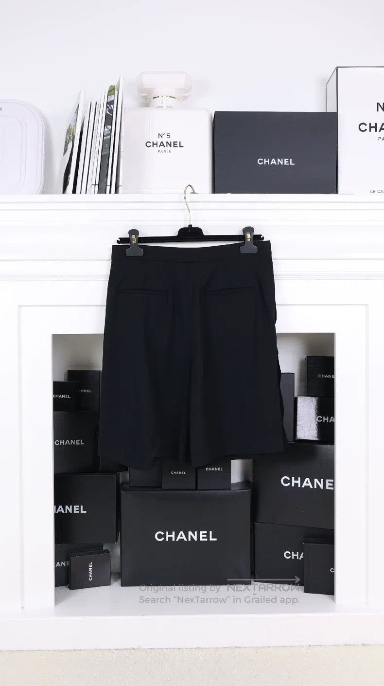 Other Valentino Black side button shorts Size 28" / US 6 / IT 42 - 2 Thumbnail
