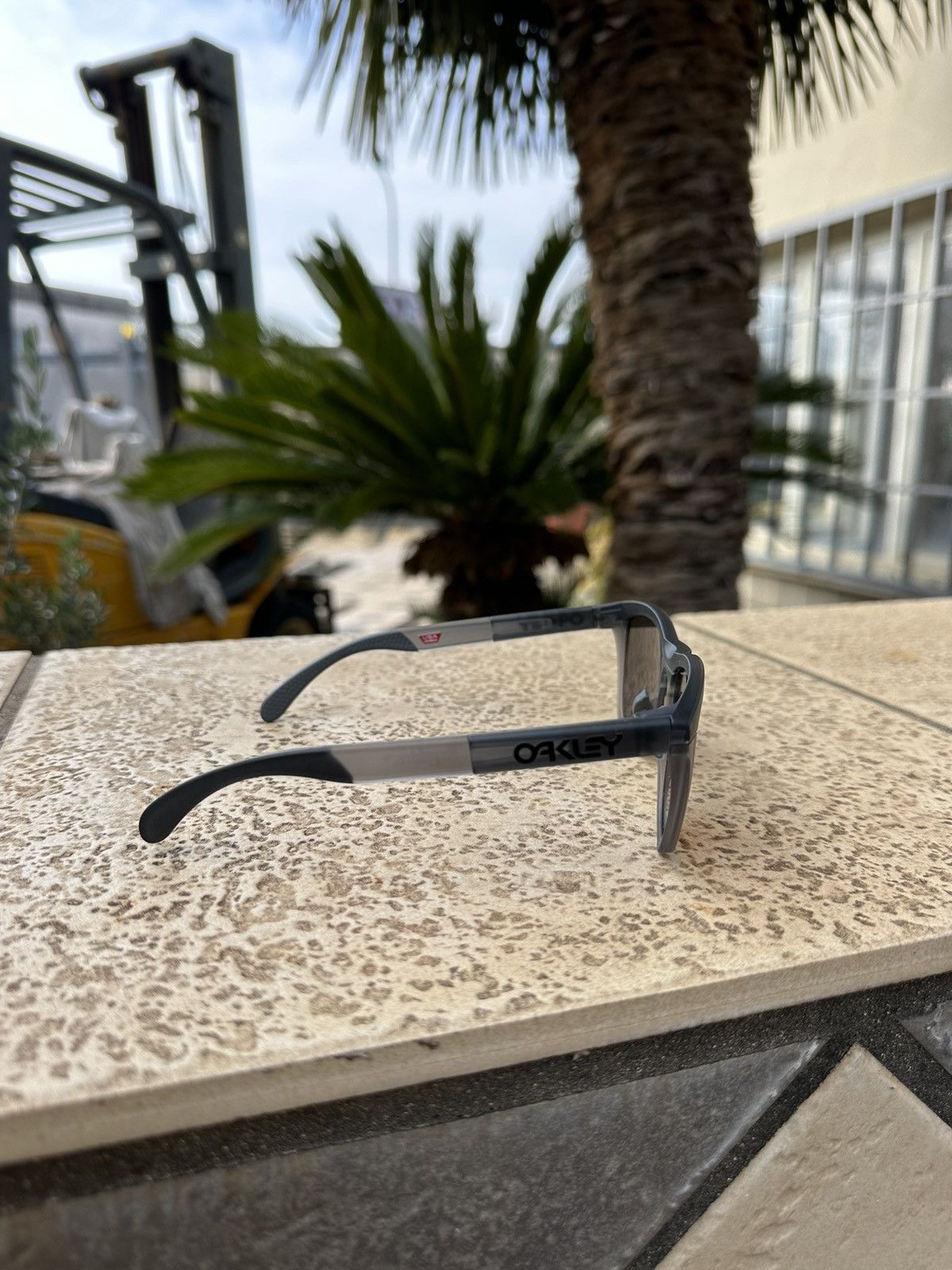 Oakley Oakley Frogskins Sunglasses USA Size ONE SIZE - 2 Thumbnail