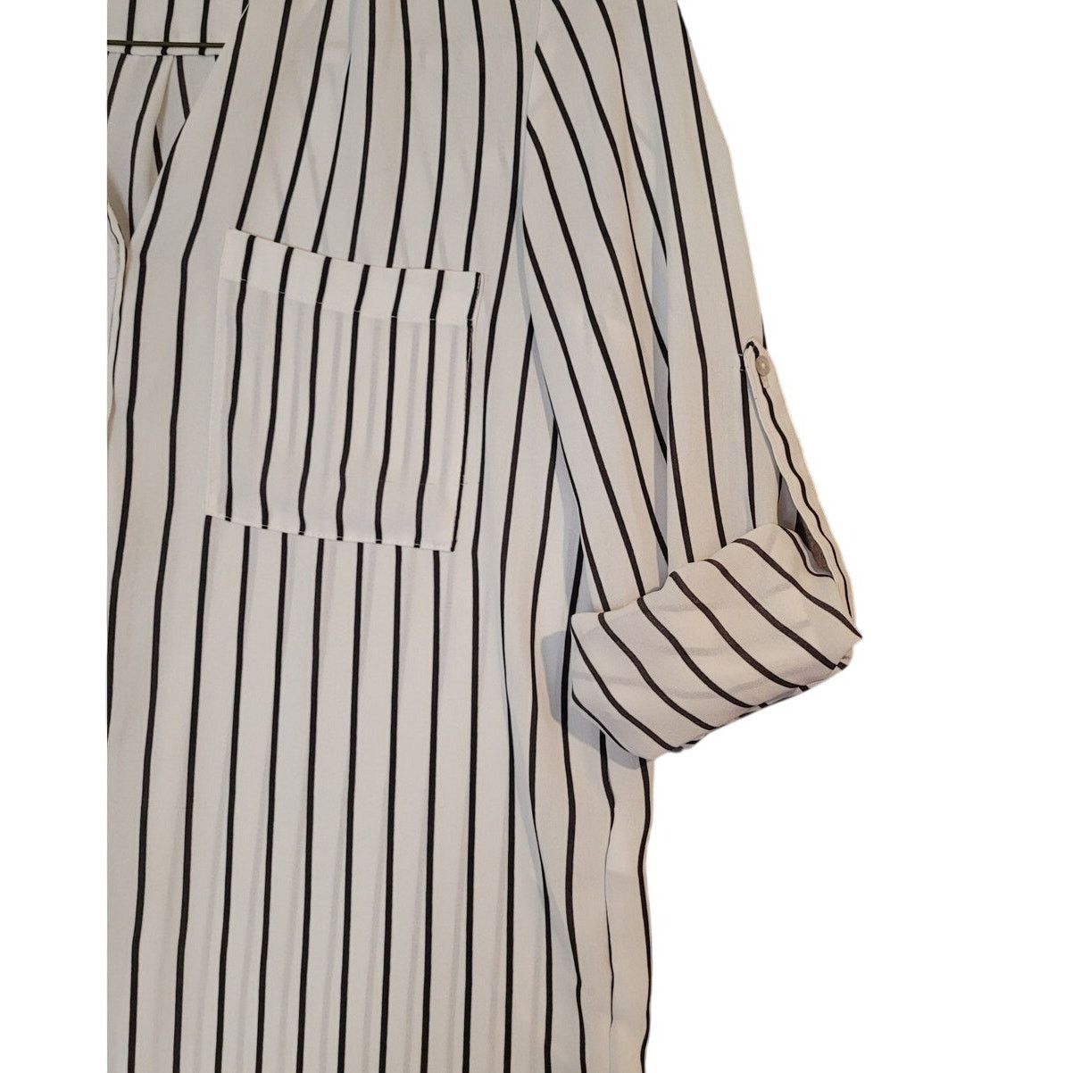 H&M H&M Striped Button Up Blouse Size 6 Roll Tab EUC Size M / US 6-8 / IT 42-44 - 4 Thumbnail