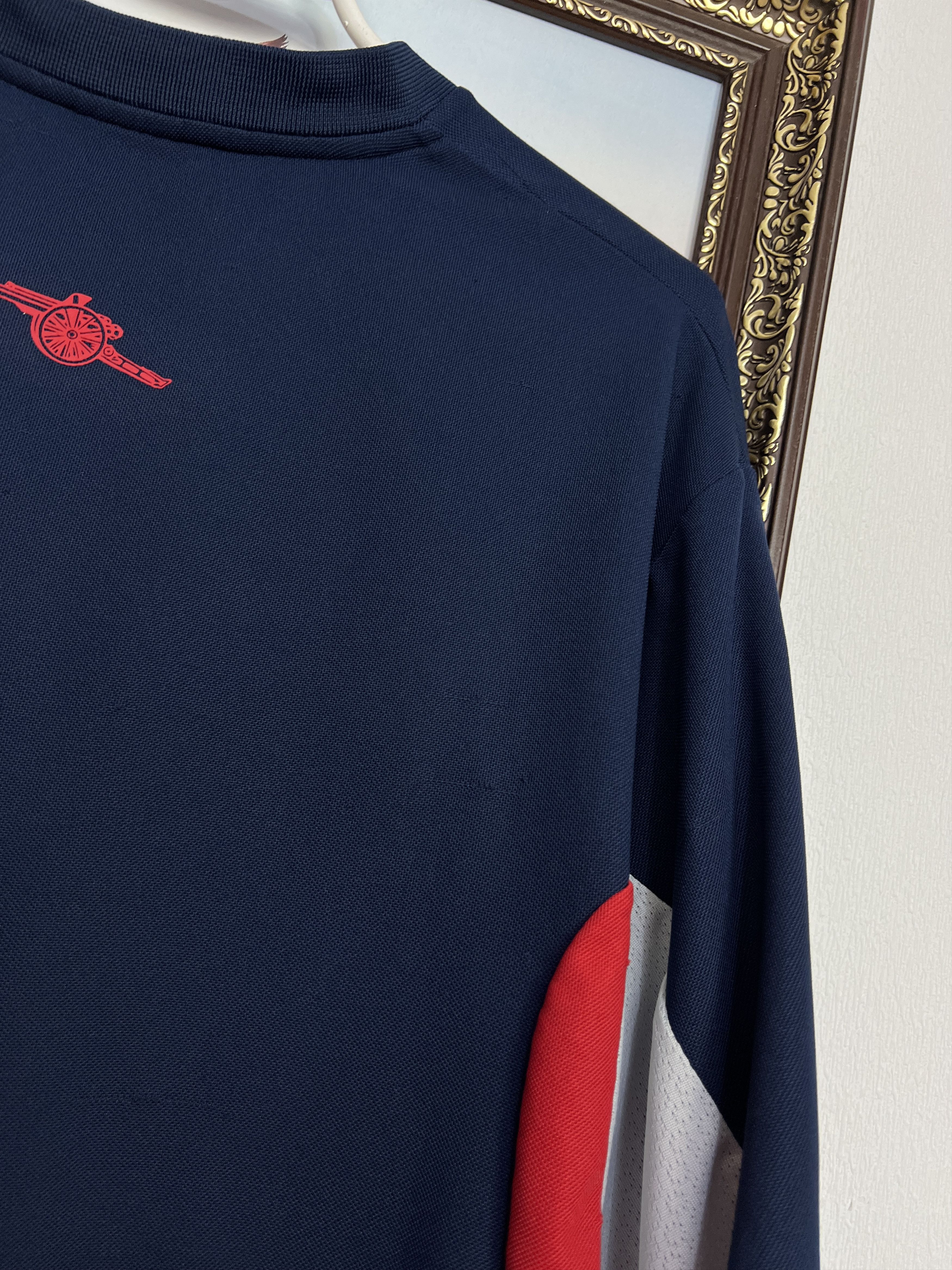 Nike Vintage Arsenal Football Shirt Train Soccer Jersey Gunners Size US L / EU 52-54 / 3 - 10 Thumbnail