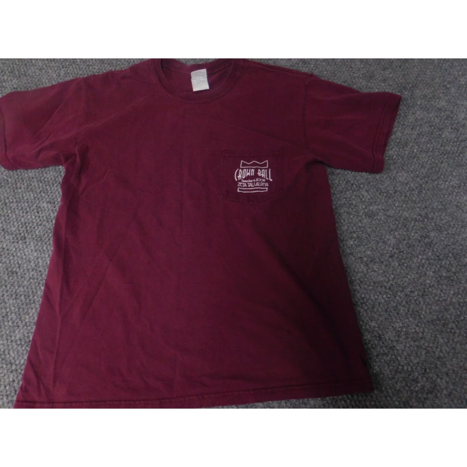 Gildan Gildan Shirt Mens Medium Burgundy Colorful Modern Crew Neck Cotton Blend Polyester Button T-Shirt Short Sleeve Zeta Tau Alpha Reg Size US M / EU 48-50 / 2 - 3 Thumbnail