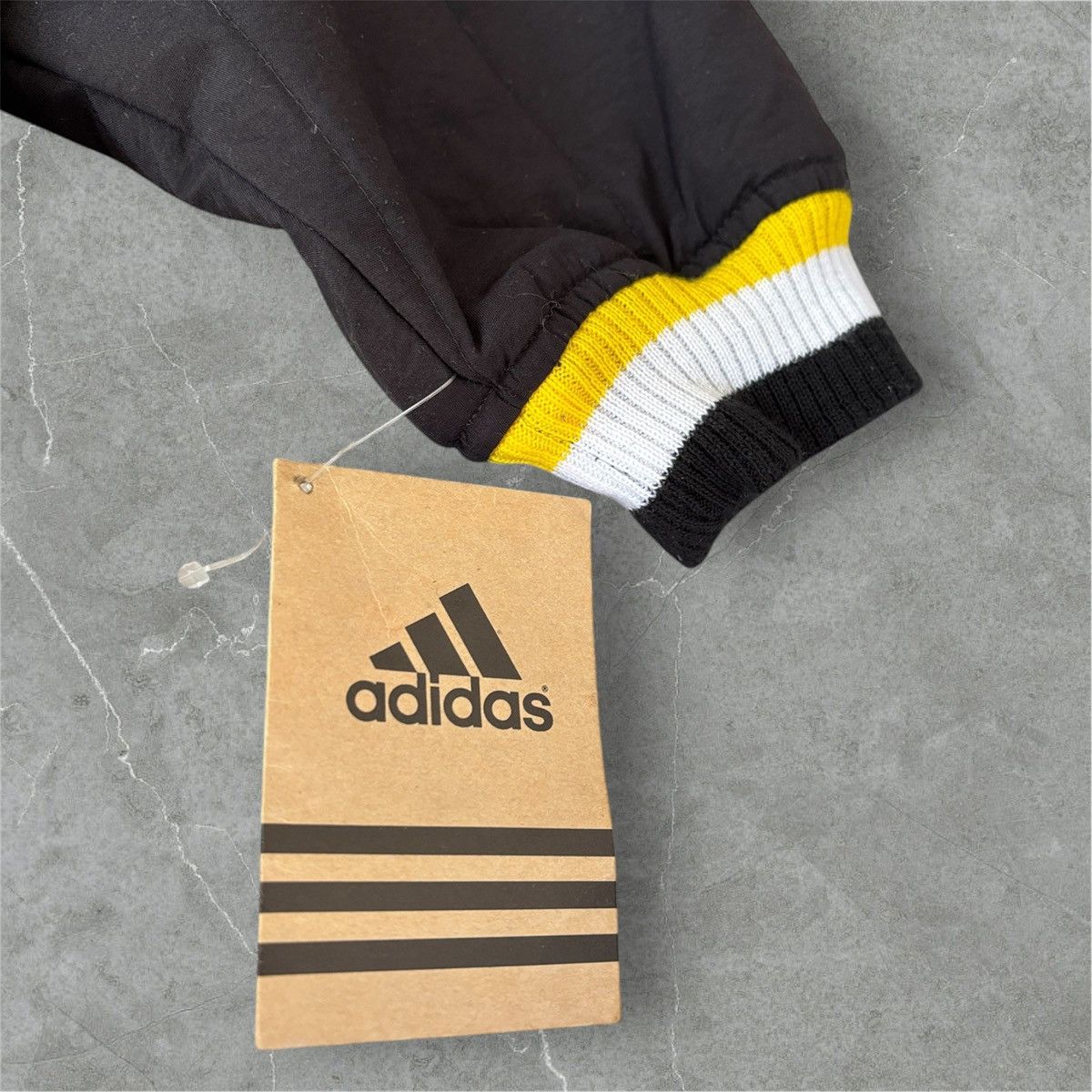 Adidas Adidas Vintage windbreaker 90s dswt retro Size US M / EU 48-50 / 2 - 7 Thumbnail