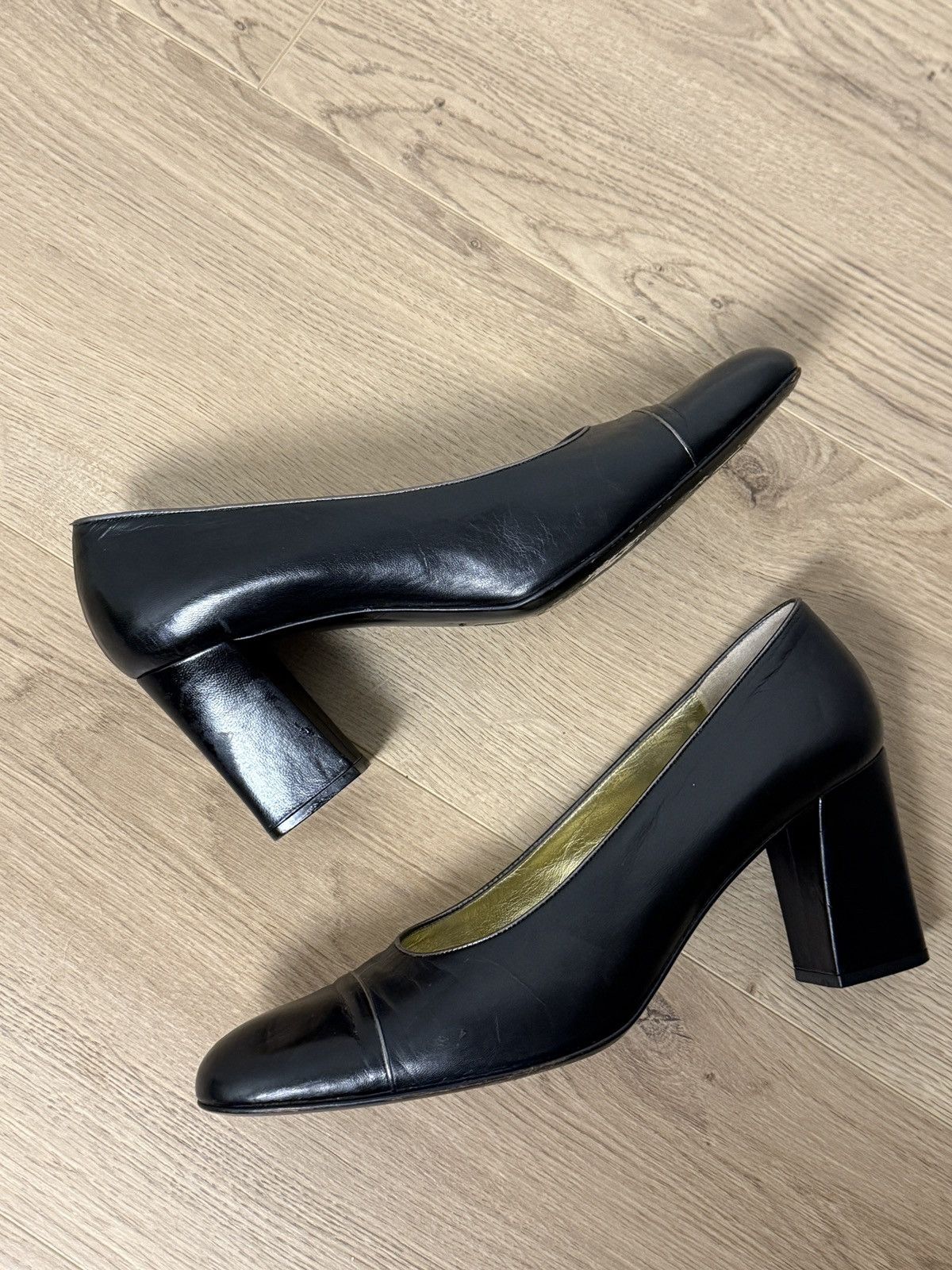 Bruno Magli Bruno Magli Black Leather Pumps Heels size 10 Size US 10 / IT 40 - 4 Thumbnail