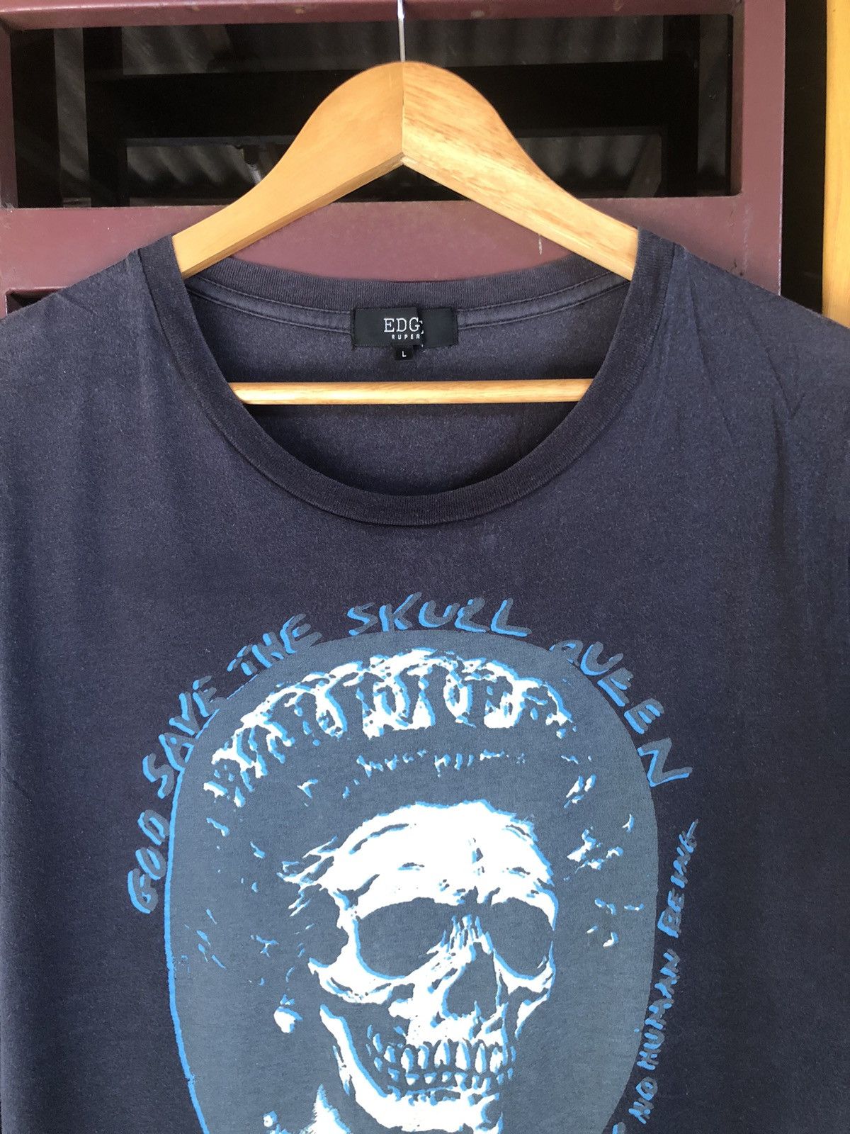 Band Tees Parody God Save The Skull Queen Tshirt Size US L / EU 52-54 / 3 - 3 Thumbnail
