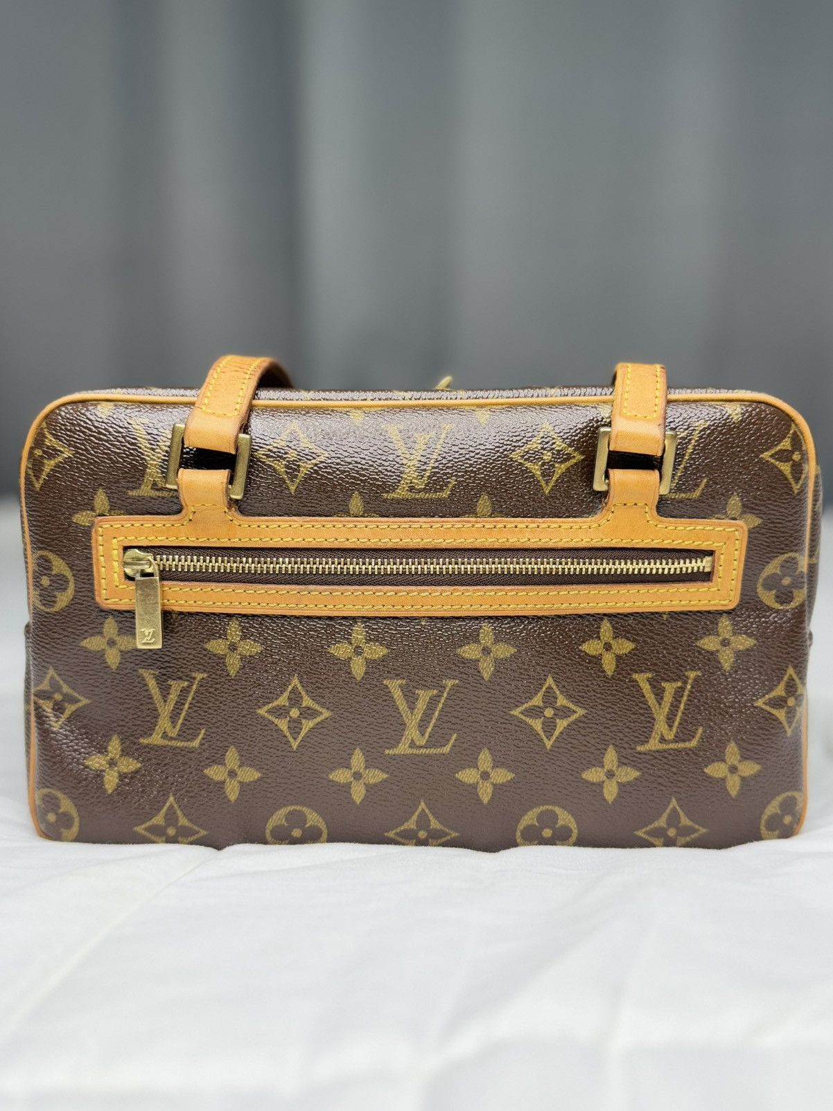 LOUIS VUITTON Cite MM Brown Monogram Canvas Shoulder Bag