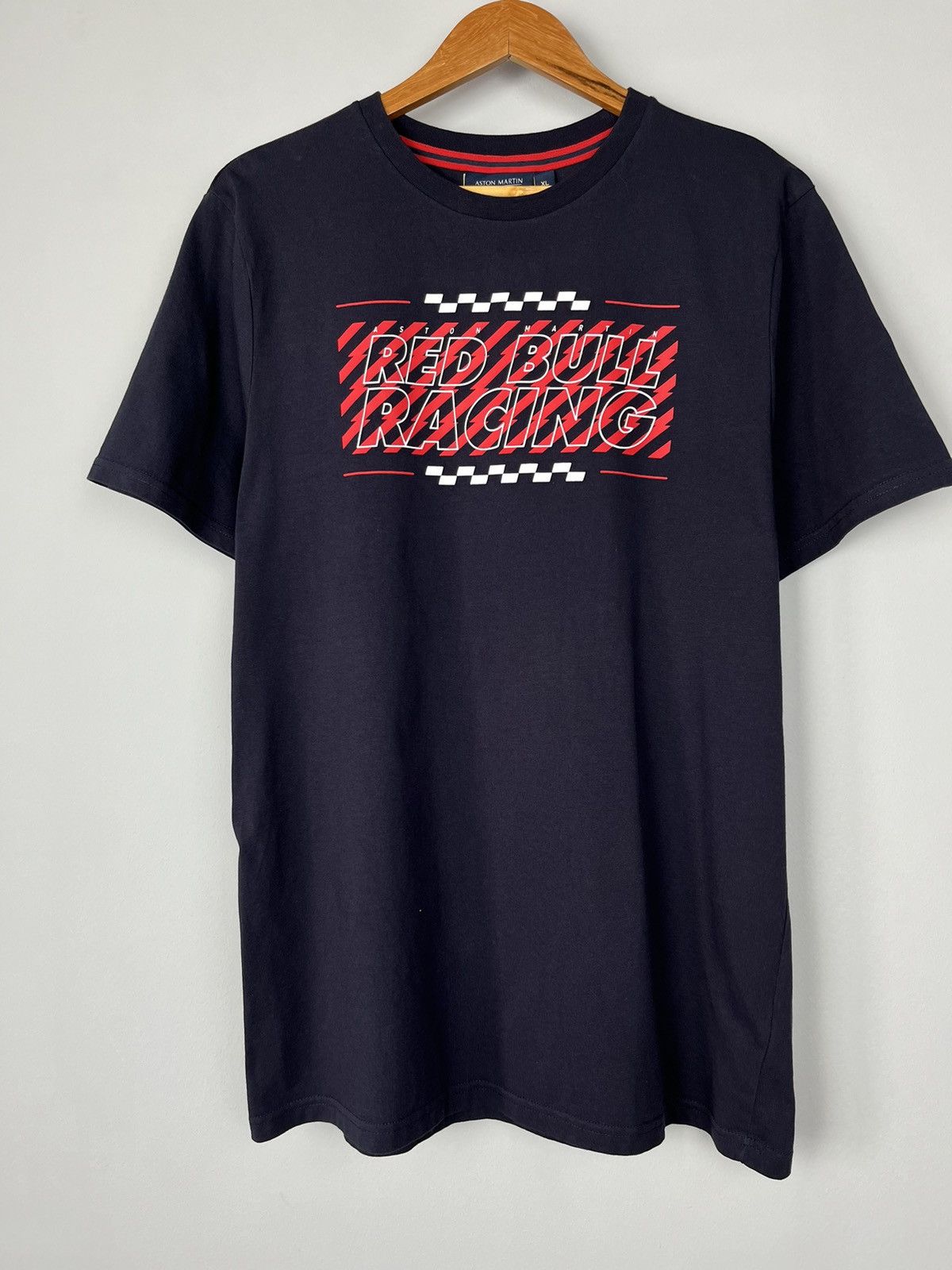 Formula 1 Aston Martin Red Bull Racing Team F1 Formula Uno Tee Shirt Size US XL / EU 56 / 4 - 4 Thumbnail