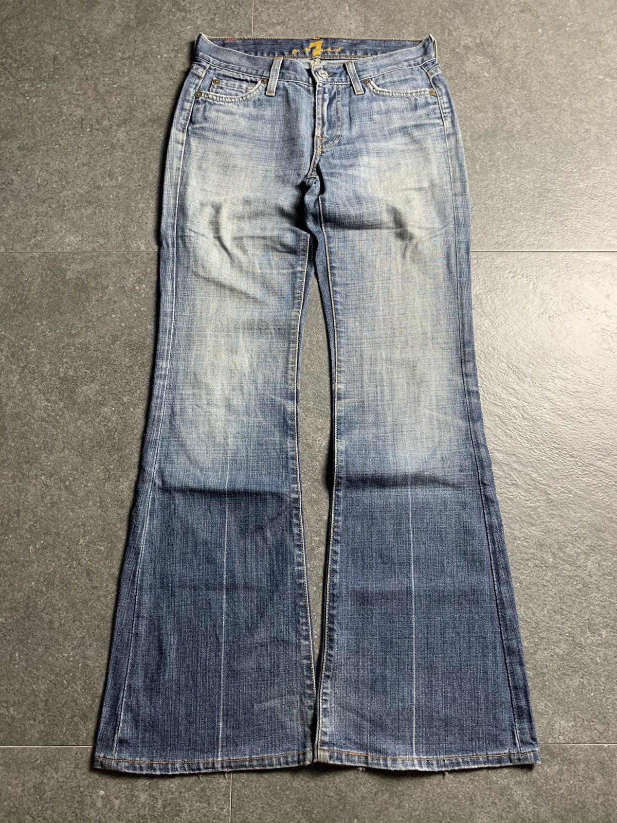 If Six Was Nine × Japanese Brand × Le Grande Bleu (L.G.B.) 2000s For All 7 Man Kind Flared Jeans Size US 27 - 2 Thumbnail