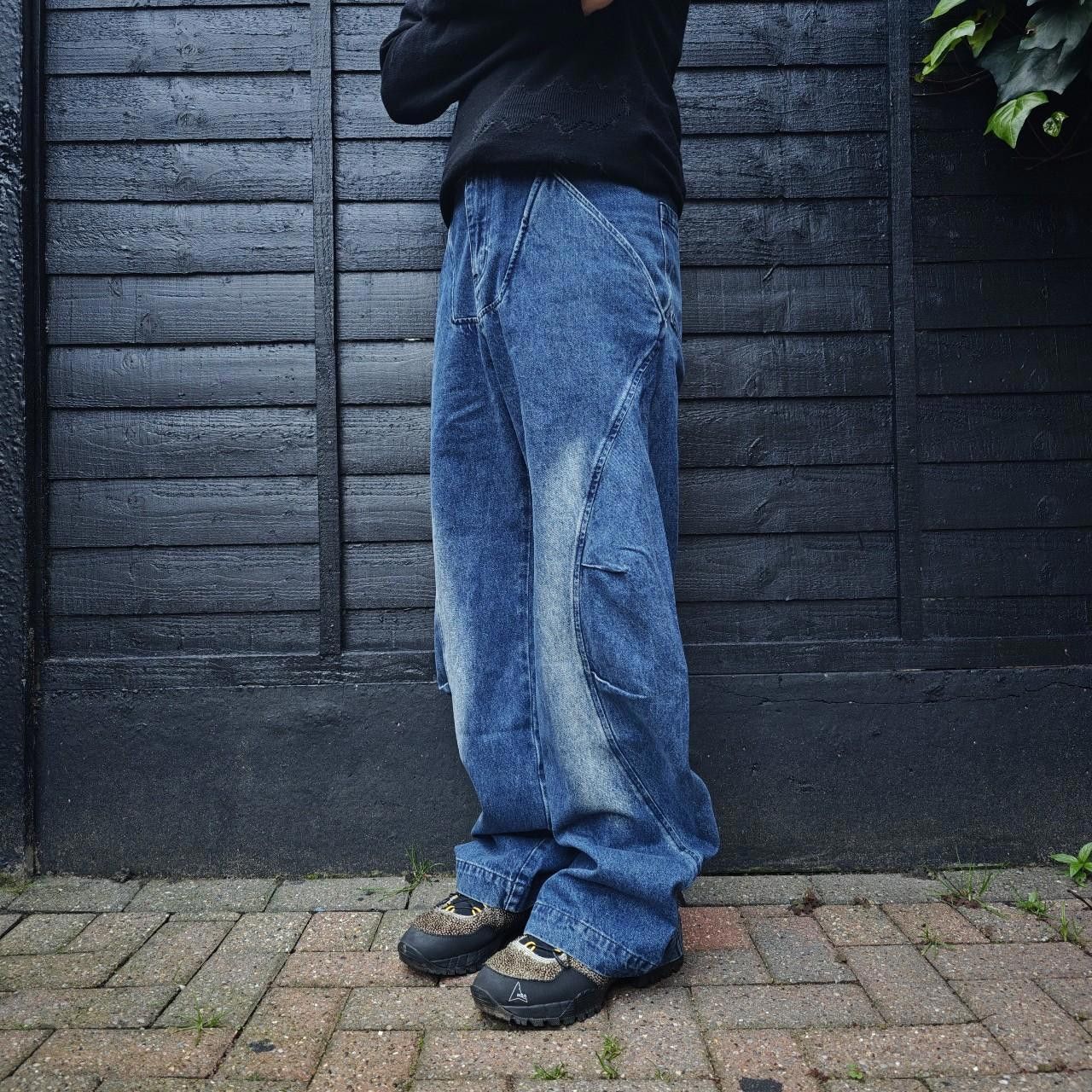 Other Blue Side Dart Wide Leg Curve Denim Size US 32 / EU 48 - 2 Thumbnail
