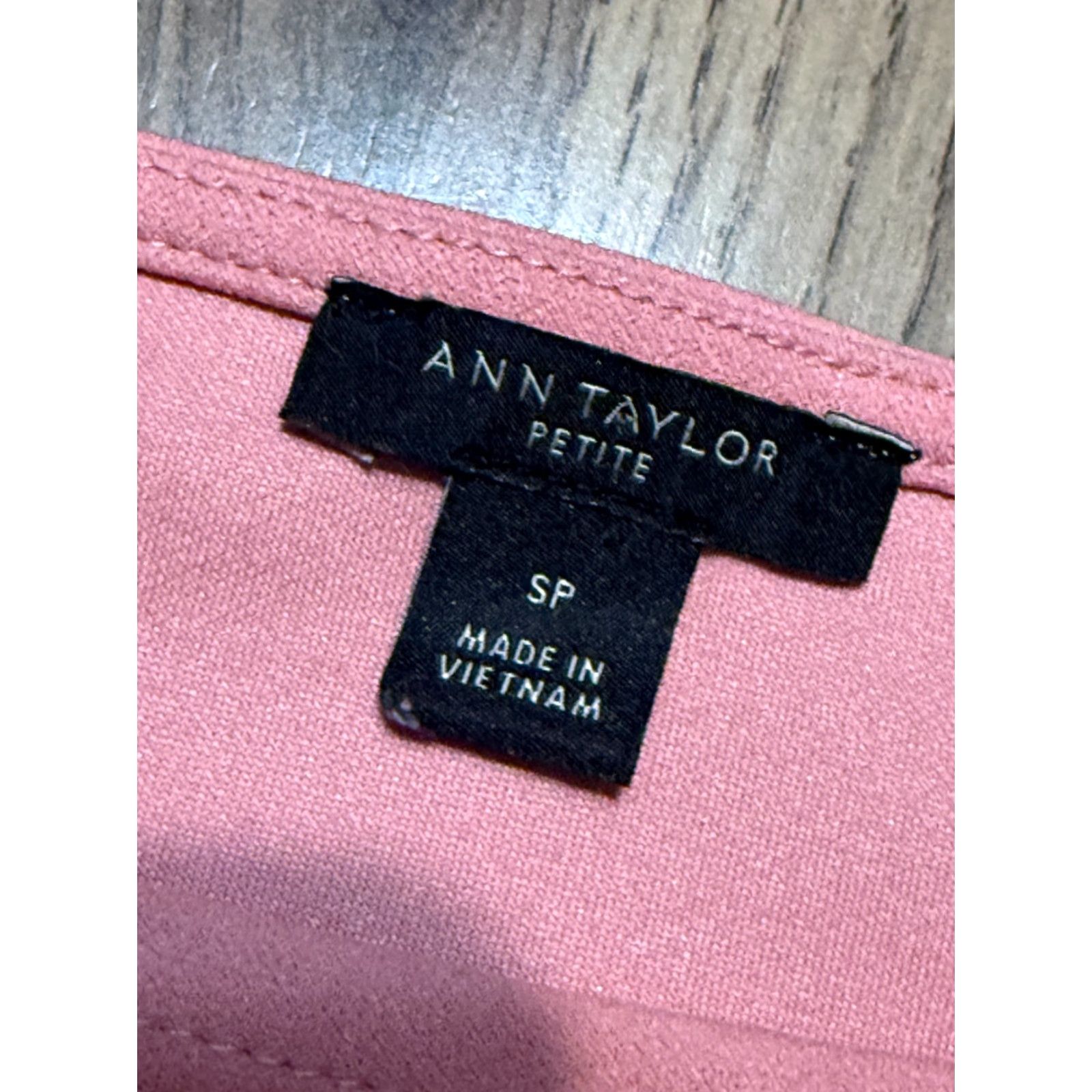 Ann Taylor Ann Taylor Blouse Women's Small Petite Pink Ties on Sleeves Size S / US 4 / IT 40 - 5 Thumbnail