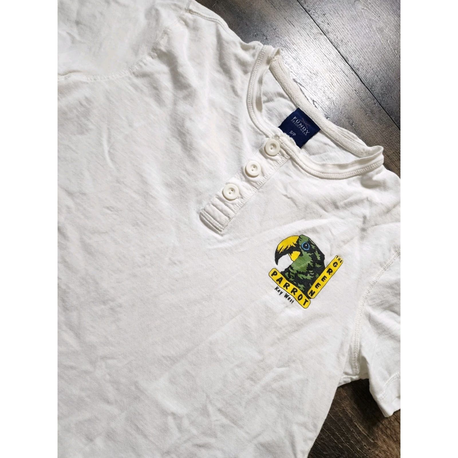 Vintage VINTAGE S Green Parrot Key West FL Bar Henley T Shirt Size US S / EU 44-46 / 1 - 4 Thumbnail