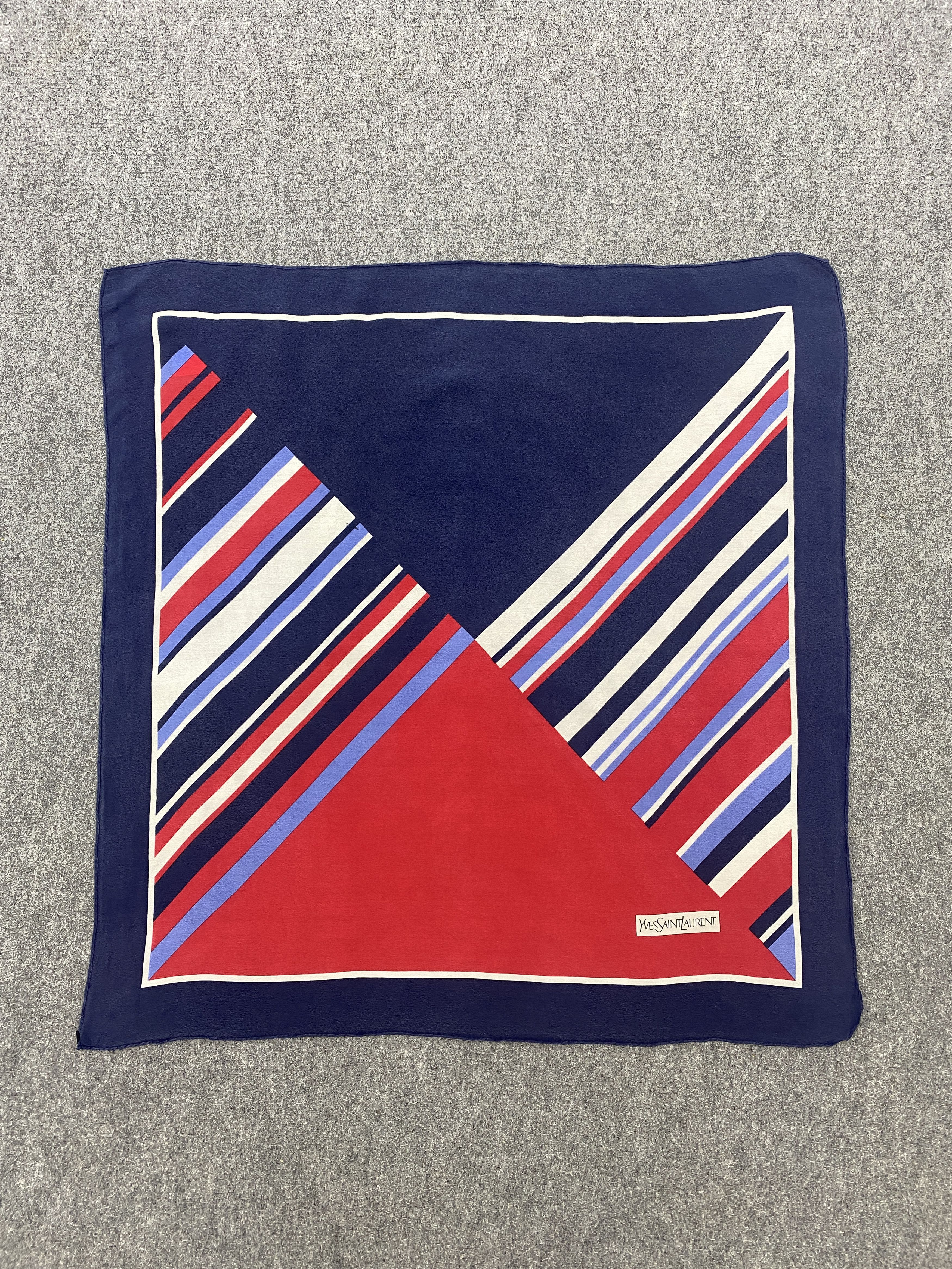 Vintage × Yves Saint Laurent Yves Saint Laurent Silk Scarf / Foulards / Silk Shawl SN0027 Size ONE SIZE - 3 Thumbnail