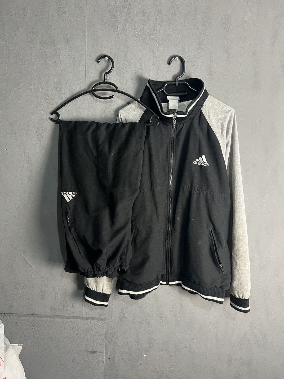 Adidas 🔥RARE🔥vintage adidas suit Size 40L - 2 Thumbnail