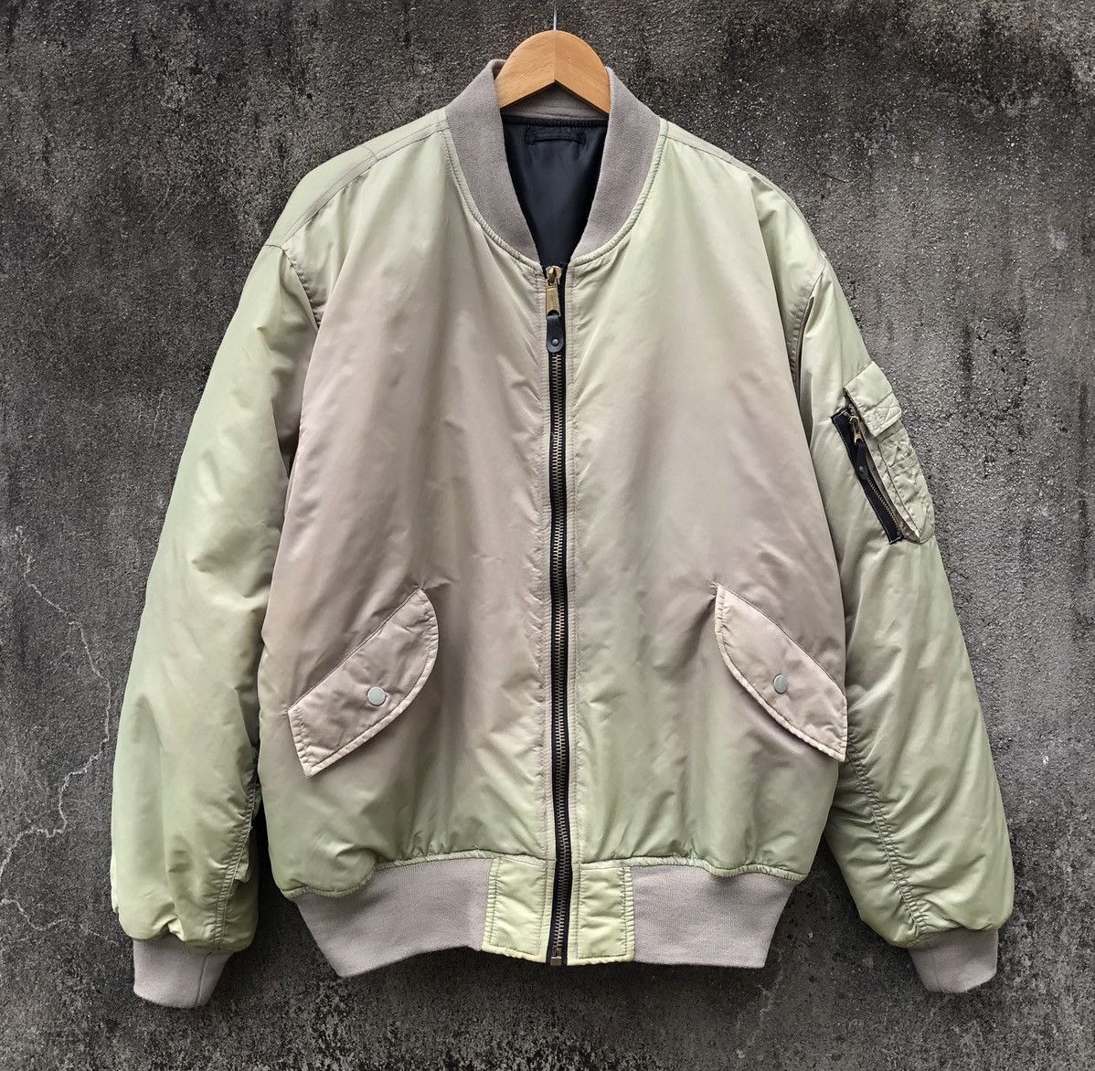Vintage Vintage Sun Faded Ma-1 Bomber Jacket Size US XL / EU 56 / 4 - 4 Thumbnail