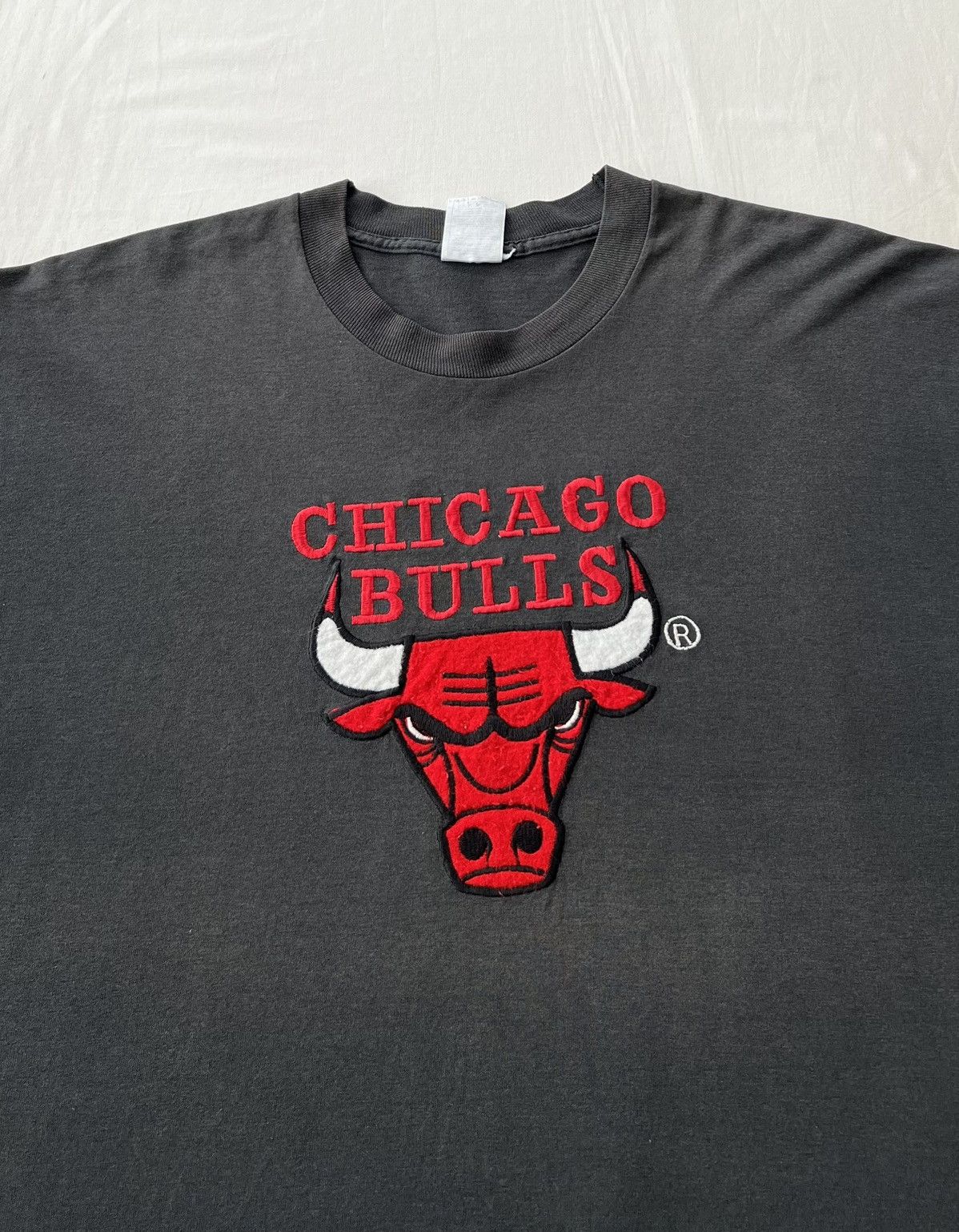 NBA Vintage 90s Chicago Bulls NBA Faded Black T-shirt Size US XL / EU 56 / 4 - 5 Thumbnail
