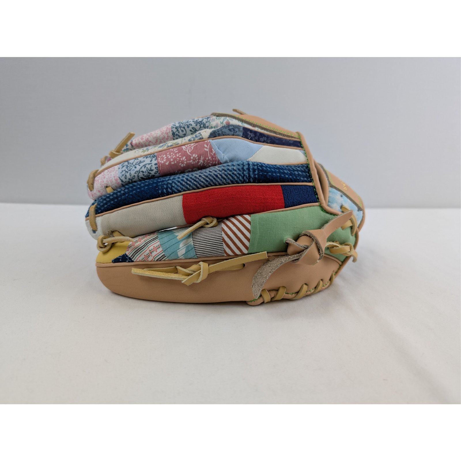 Better With Age o1rshd1 Size: OS / Gloves in Multicolor Size ONE SIZE - 5 Thumbnail