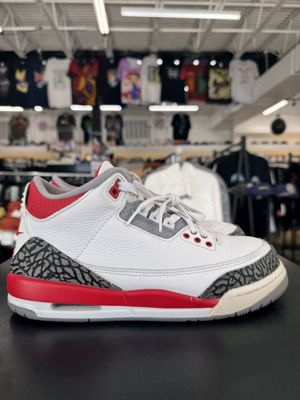 Jordan Brand Air Jordan 3 Fire Red Size 7Y (2022) Size US 7 / EU 40 - 6 Thumbnail
