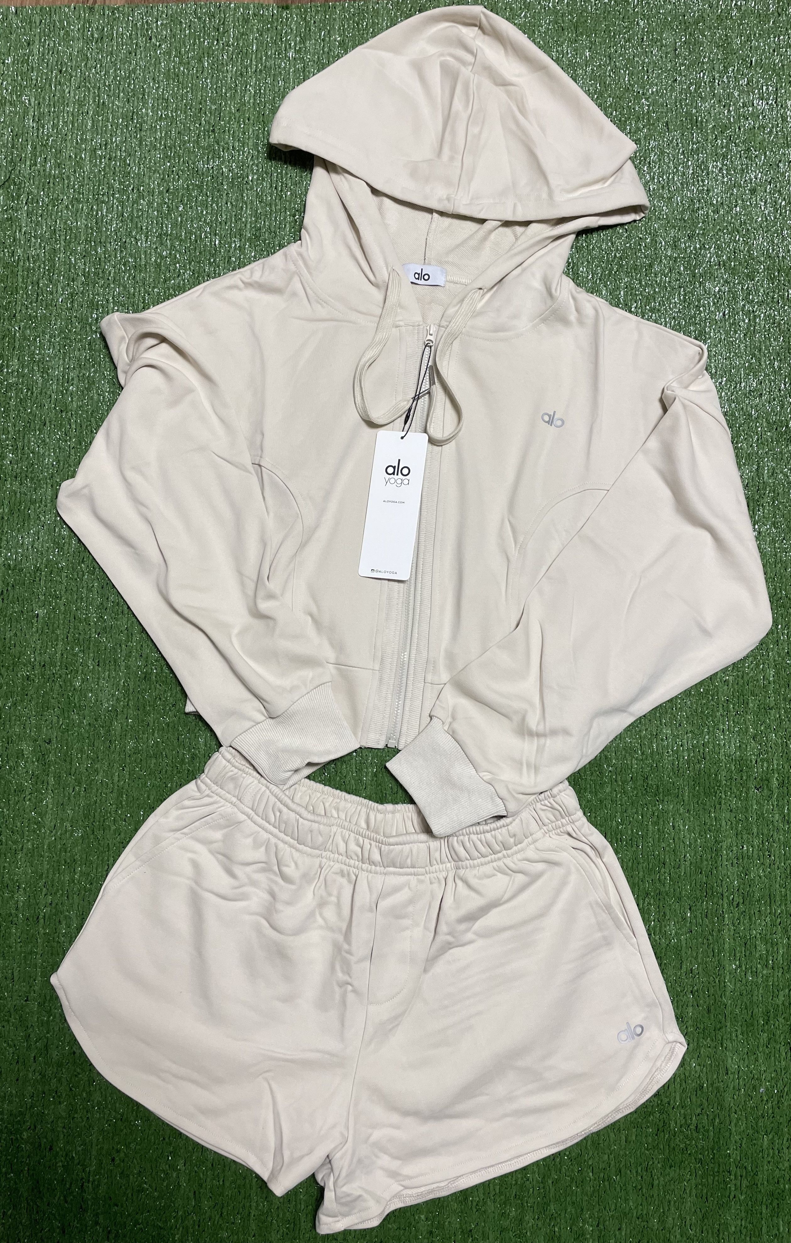 Alo Yoga NWT Alo Yoga Beige Hoodie & Shorts Matching Set Women's M Size M / US 6-8 / IT 42-44 - 3 Thumbnail