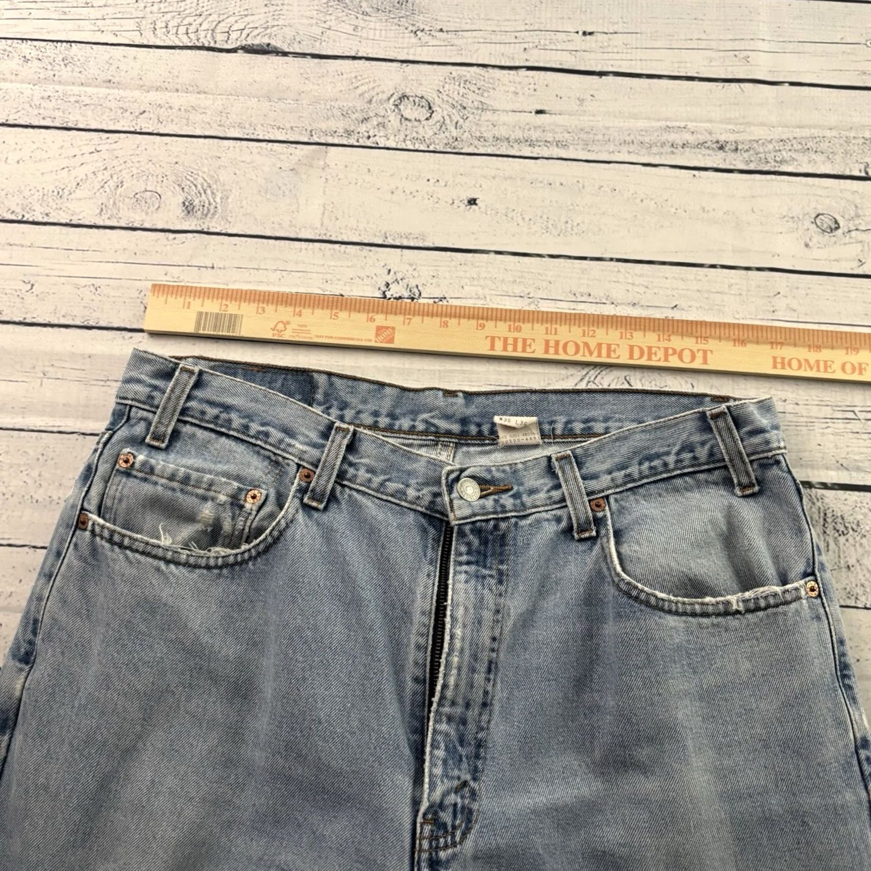 Levi's Vintage Levi's 550 Relaxed Fit Light Wash Denim Blue Jeans Men's 36x36 Size US 36 / EU 52 - 7 Thumbnail