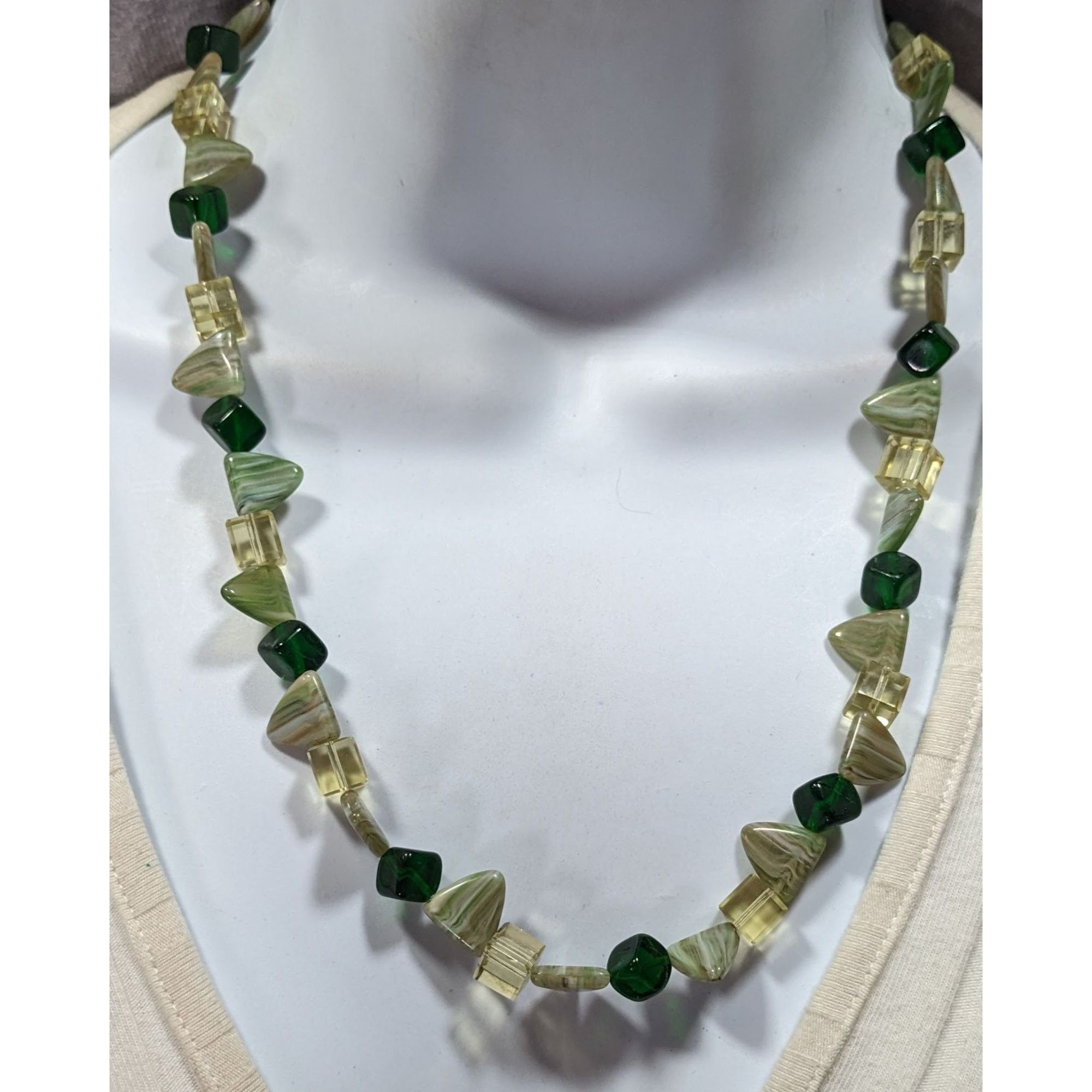 Other Fairycore Geometric Green Gemstone And Glass Beaded Necklace Size ONE SIZE - 4 Thumbnail