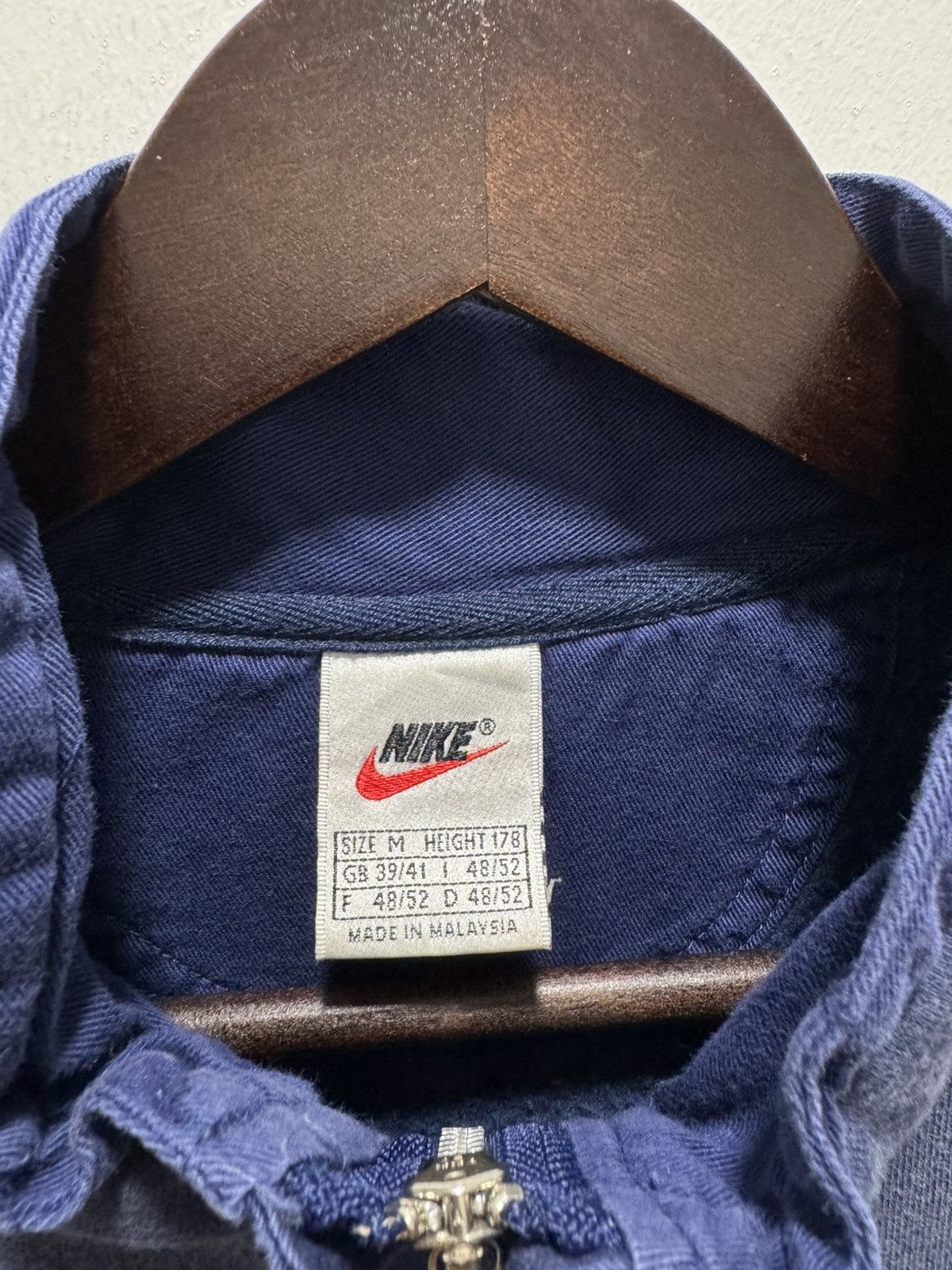 Nike VINTAGE 90s NIKE SWOOSH BIG LOGO EMBROIDERY ZIPPER UP JACKET Size US M / EU 48-50 / 2 - 14 Thumbnail