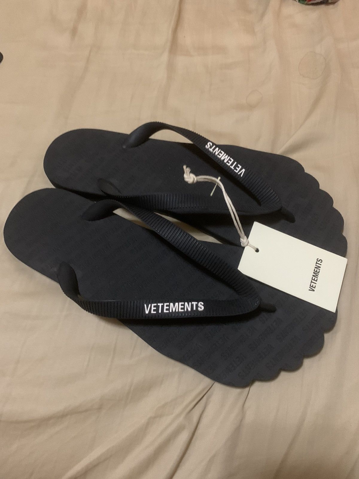 Vetements Vetements anatomic flip flops | Grailed