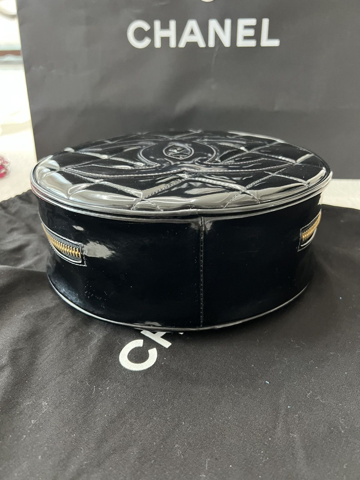 Chanel Chanel Round Vanity Bag patent Size ONE SIZE - 5 Thumbnail