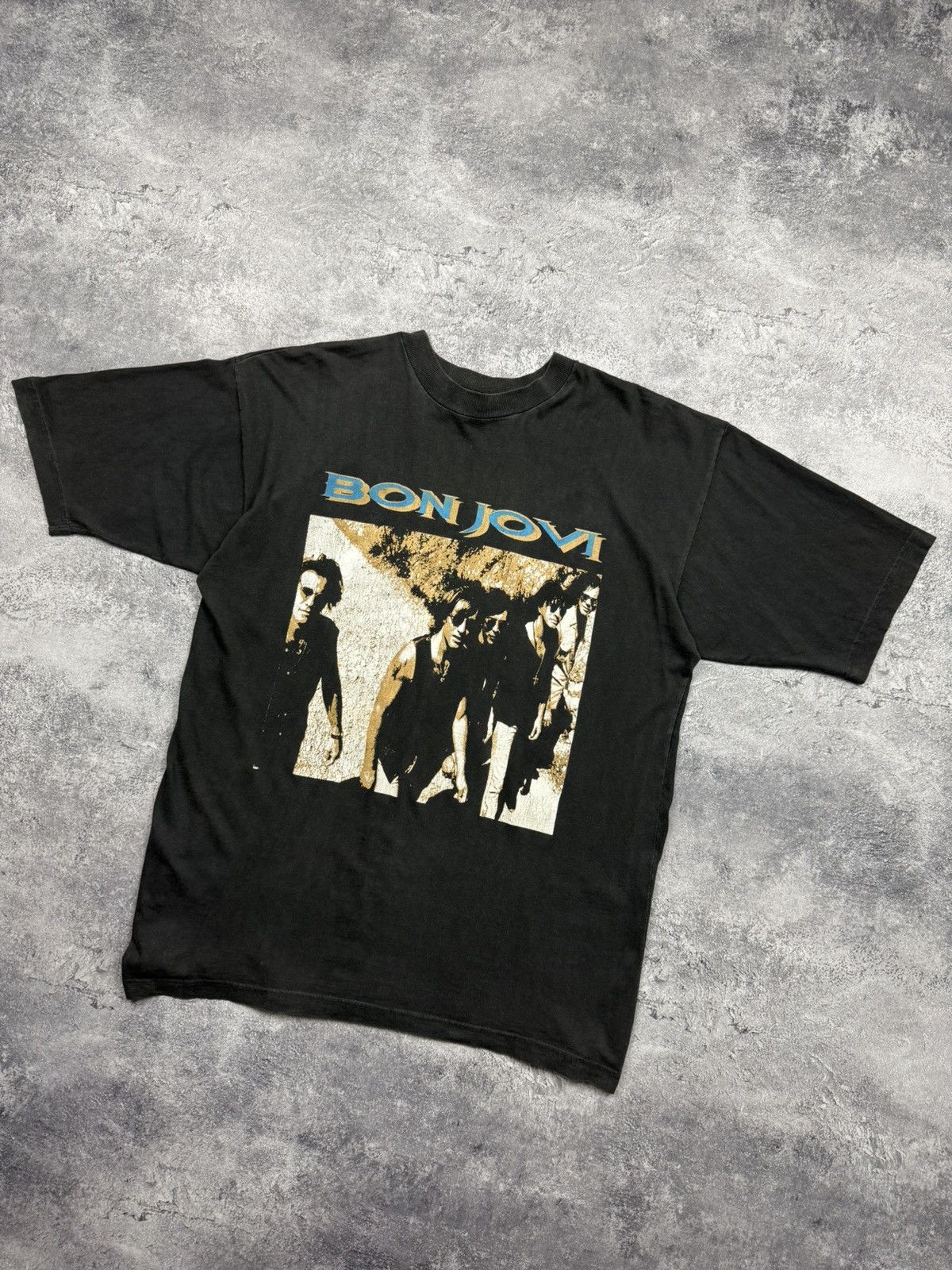 Bon Jovi Vintage 90s Bon Jovi Keep The Faith T-Shirt Faded Band Tee Size US L / EU 52-54 / 3 - 3 Thumbnail