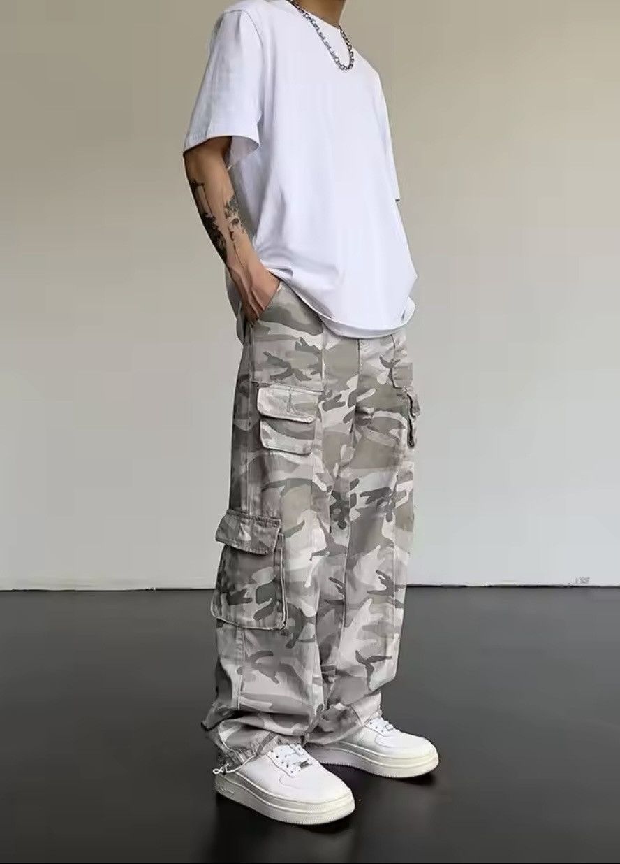 Japanese Brand Camouflage Cargo Pants Multi-pocket Size US 30 / EU 46 - 2 Thumbnail
