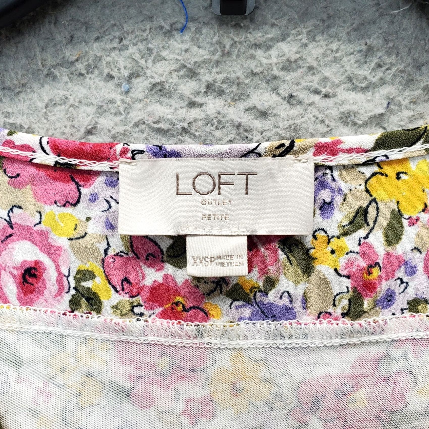 Loft Loft Blouse Womens Size 2XSP Floral V-Neck Cap Sleeve Pullover Multicolor Shirt Womens Size XXS / US 00 / IT 34 - 5 Thumbnail