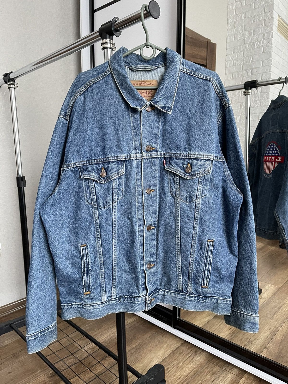 Levi's Vintage Clothing Levis Vintage Denim Jacket Big Logo Embroidered 80s Size US XL / EU 56 / 4 - 8 Thumbnail