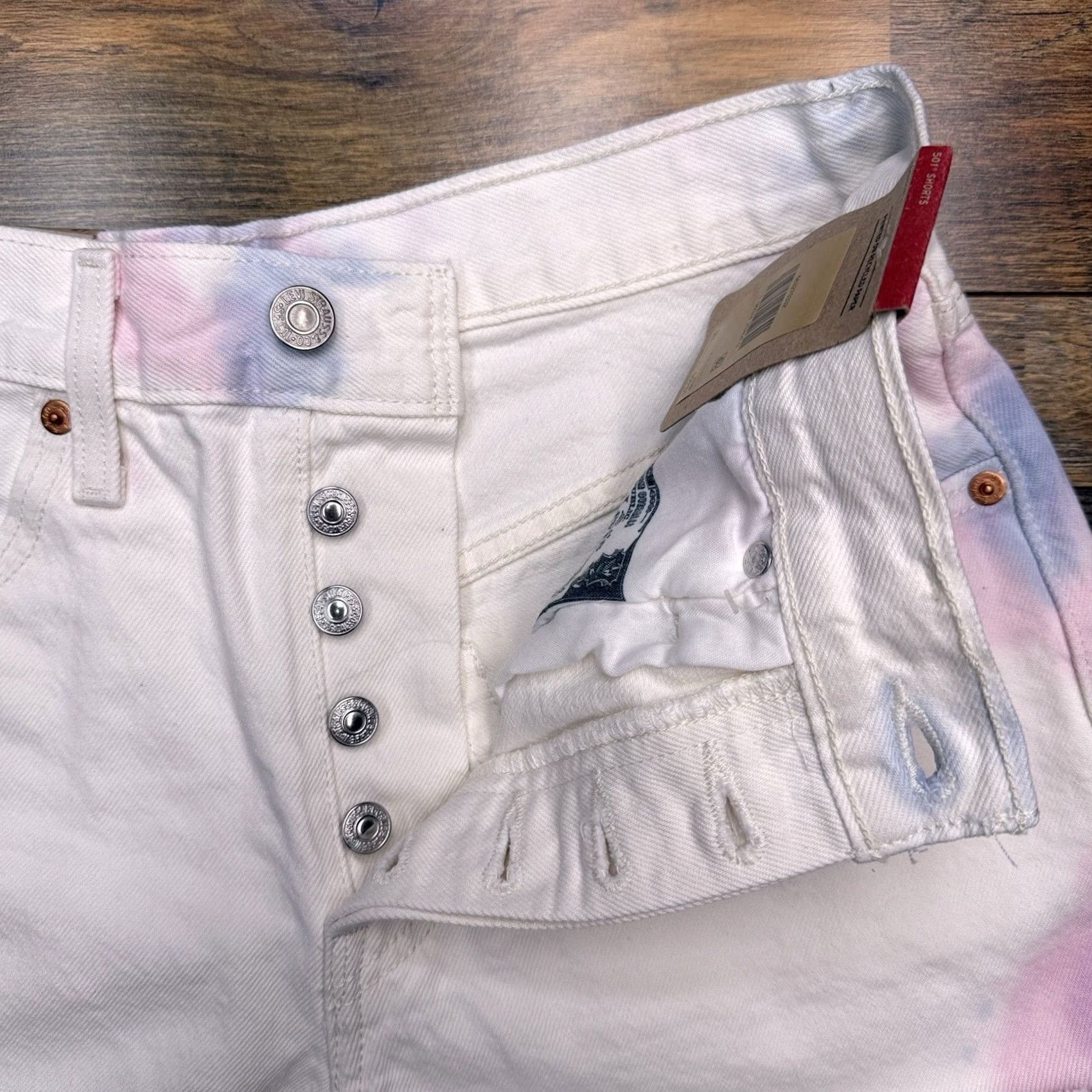 Levi's Levi'S 501 Tie Dye Shorts Womens White Denim Cut Off High Rise 27 Inch Size 27" / US 4 / IT 40 - 3 Thumbnail