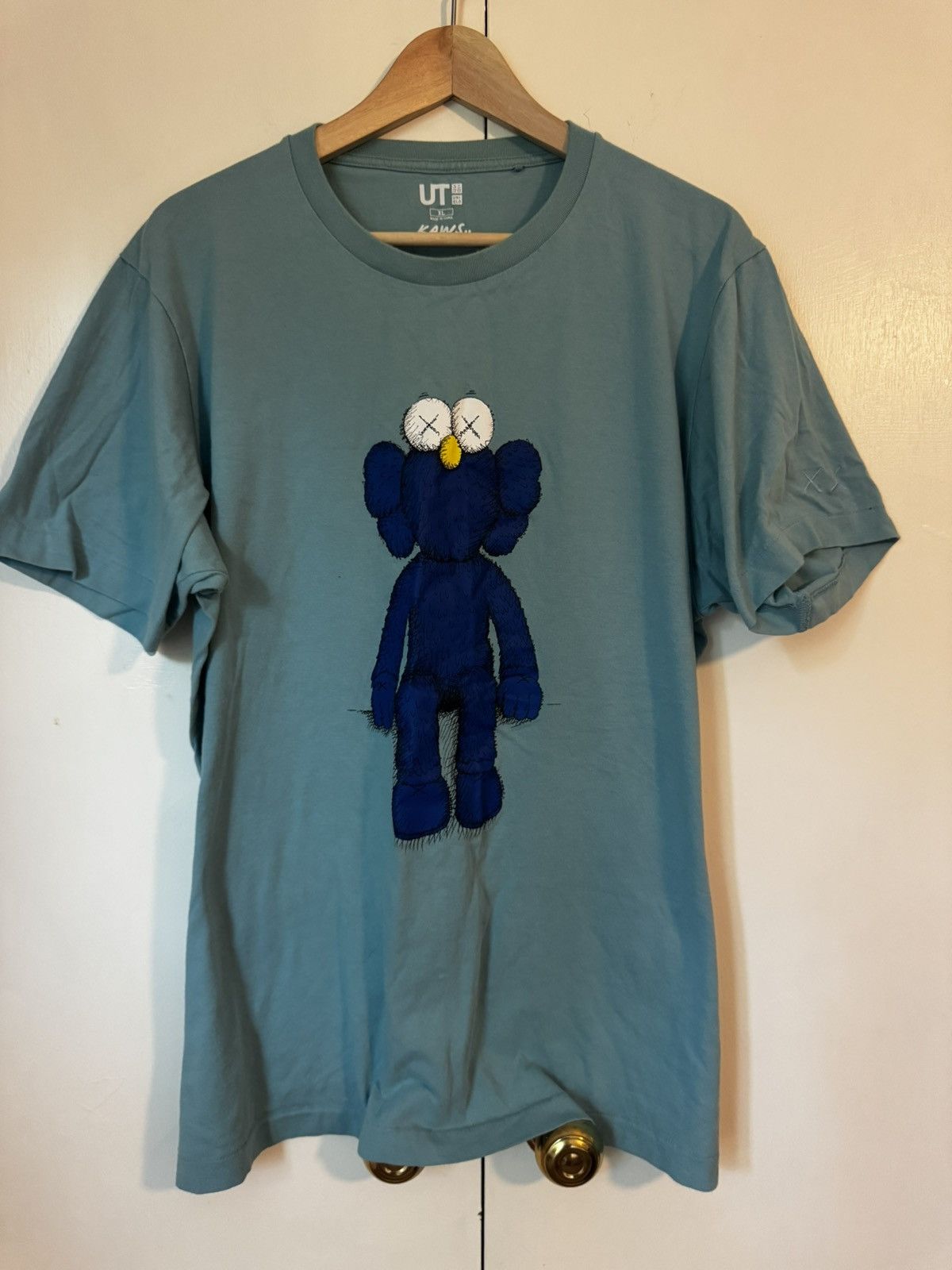 Kaws × Uniqlo Kaws x Uniqlo Graphic T Shirt XL Size US XL / EU 56 / 4 - 1 Thumbnail
