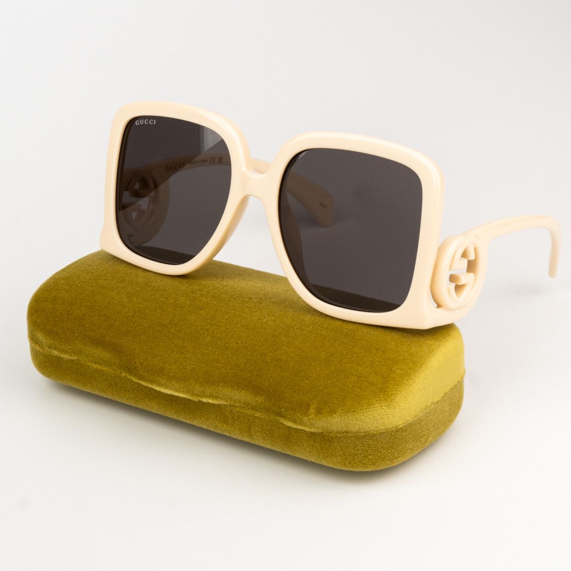 Gucci NEW Gucci GG1326S 009 Oversized Square Women Sunglasses Size ONE SIZE - 2 Thumbnail