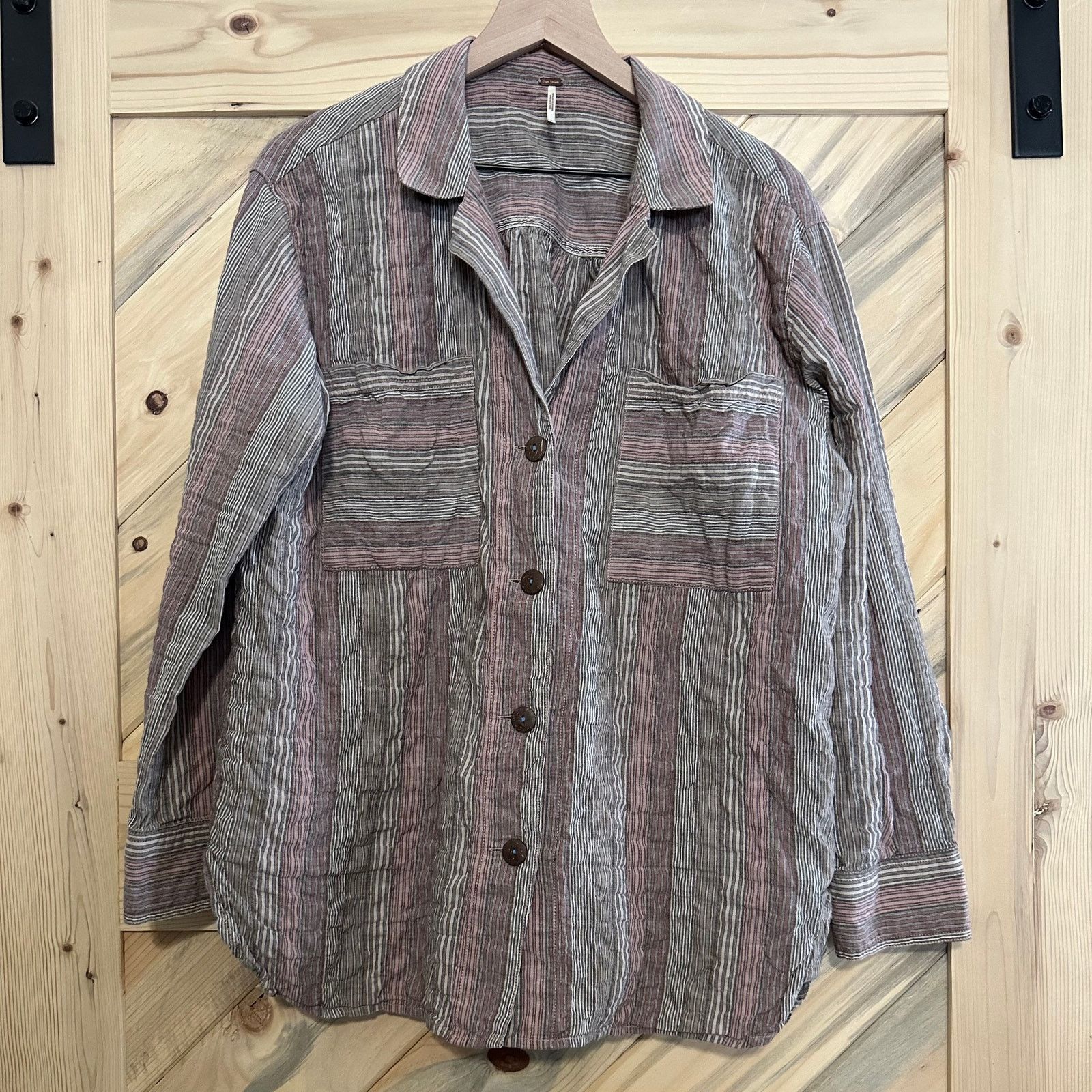 Free People Large Free People button down cotton top, crinkle texture Size L / US 10 / IT 46 - 1 Thumbnail