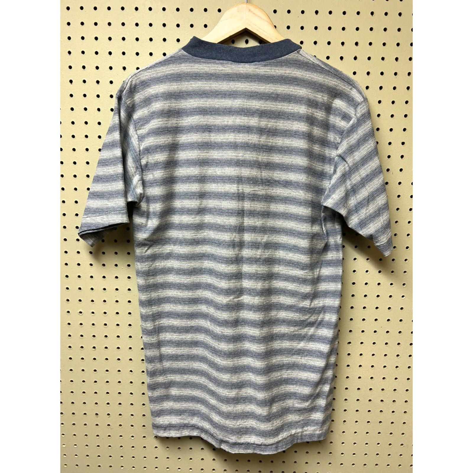 Vintage VINTAGE Carolina Smile Shirt Mens L Blue 90s Embroidered Striped Crew Neck Short Sleeve 1990s Mens Size US L / EU 52-54 / 3 - 2 Thumbnail
