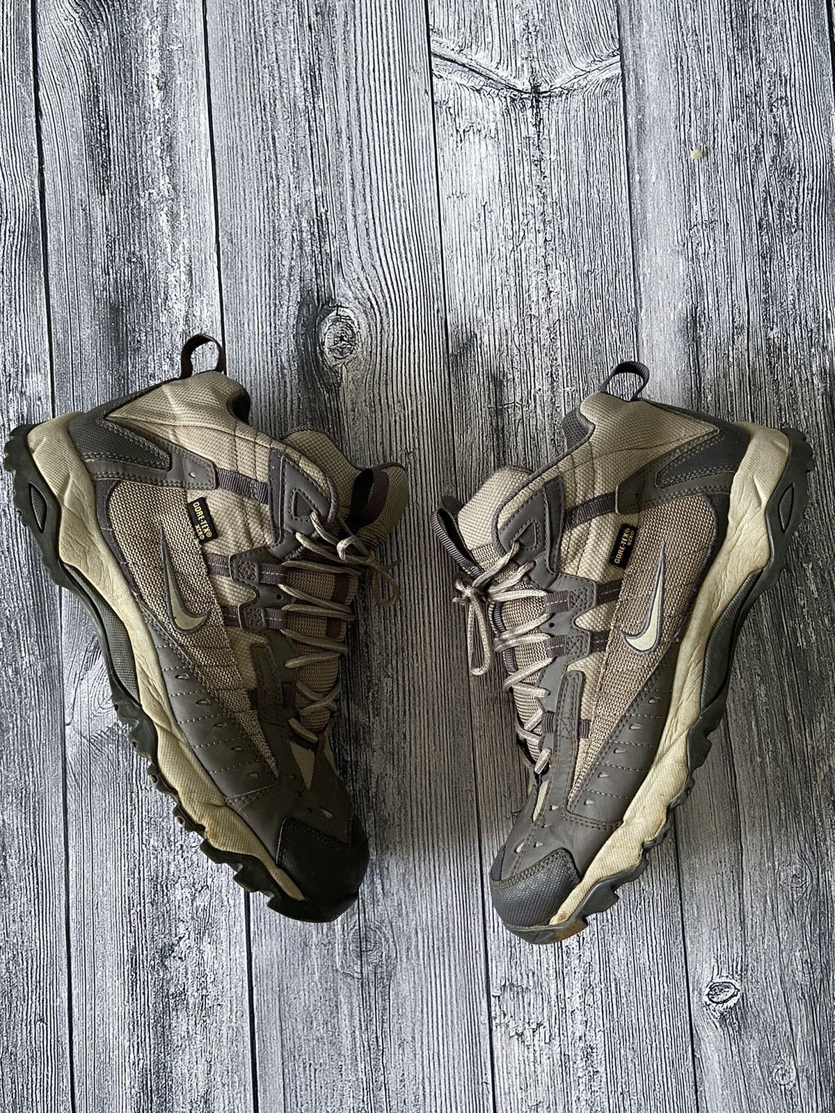 acg gore tex sneakers