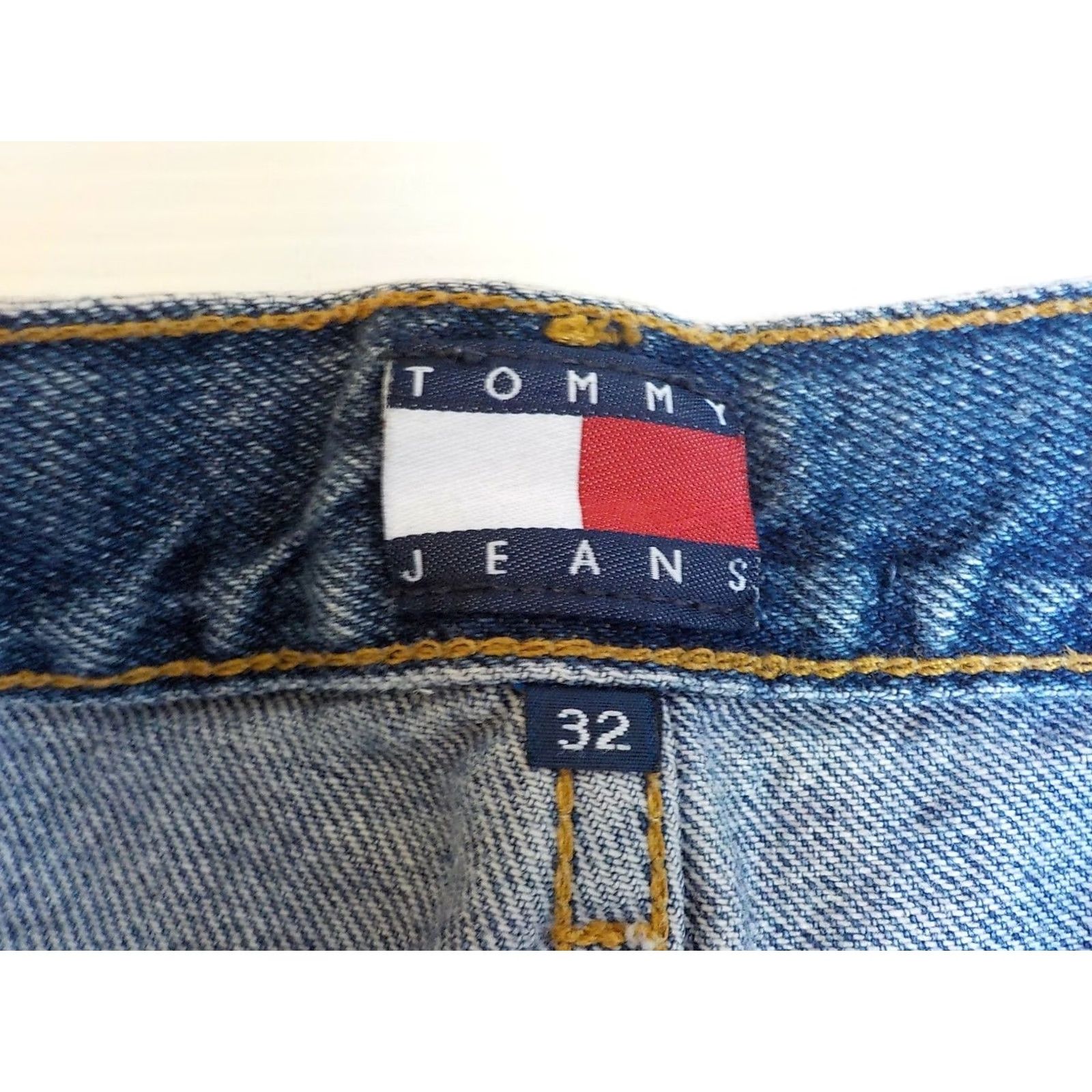 Tommy Hilfiger VINTAGE Tommy Hilfiger Denim Shorts Mens SZ 32 Blue Spellout on Pocket Flag 100% Cotton Denim Shorts Size US 32 / EU 48 - 2 Thumbnail