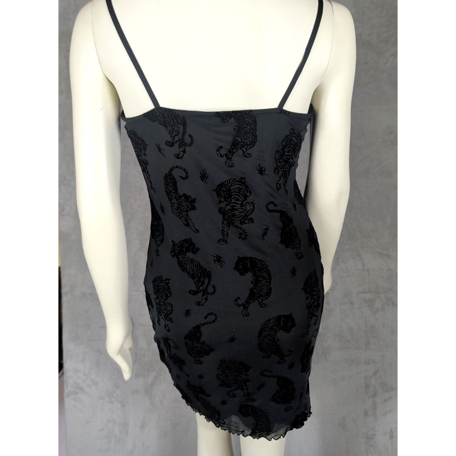 H&M H&M Velvet Bodycon Mini Dress Women's L Black Romantic Tiger Print Size L / US 10 / IT 46 - 5 Thumbnail